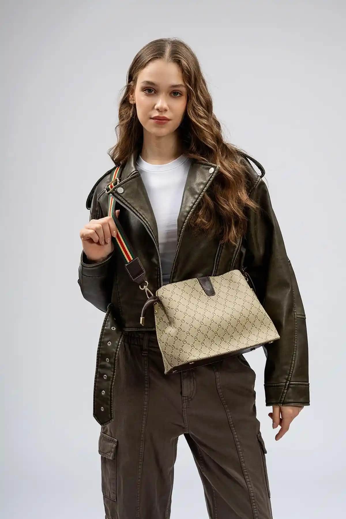 Lucky Bees Kadın El ve Omuz Çantası Şık ve Dayanıklı Günlük Kullanım İçin Uygun