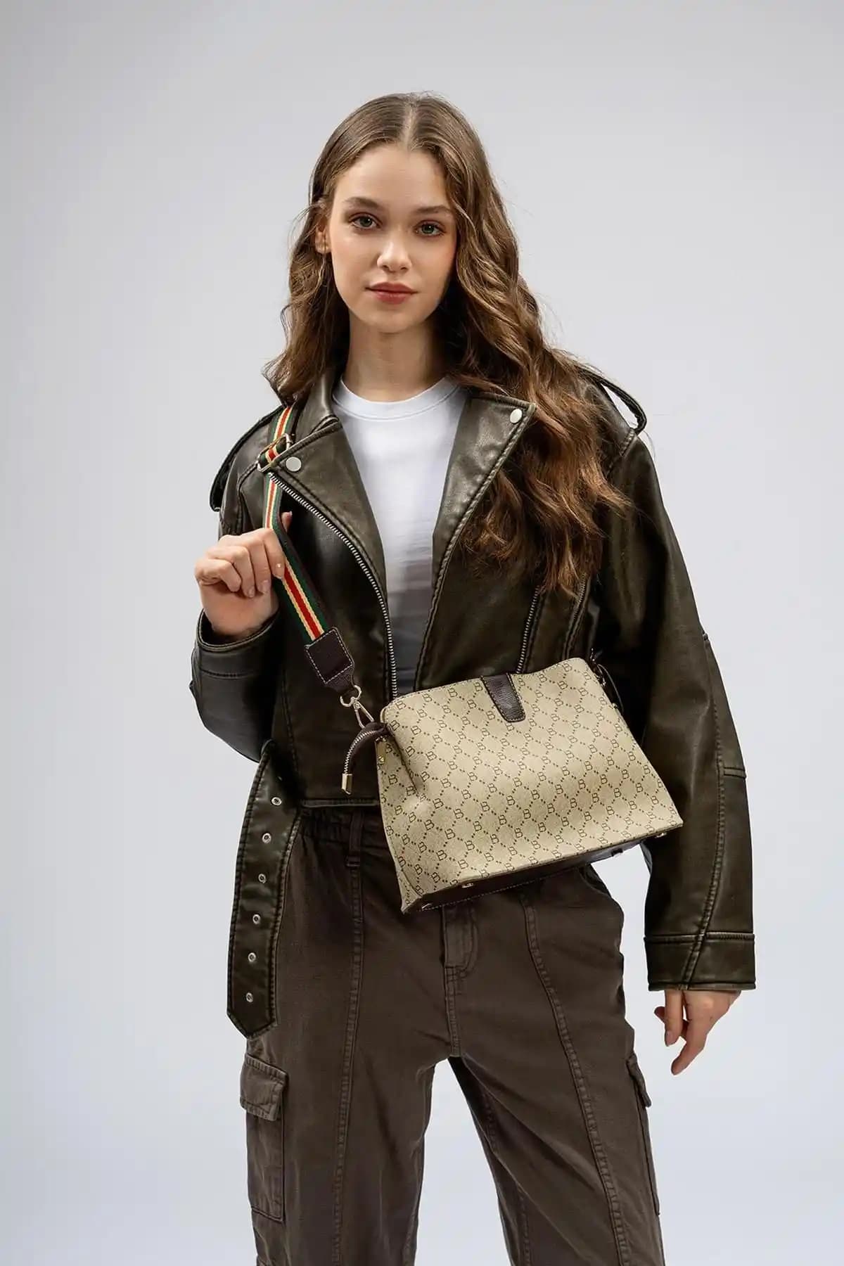 Lucky Bees Kadın El ve Omuz Çantası Şık ve Dayanıklı Günlük Kullanım İçin Uygun