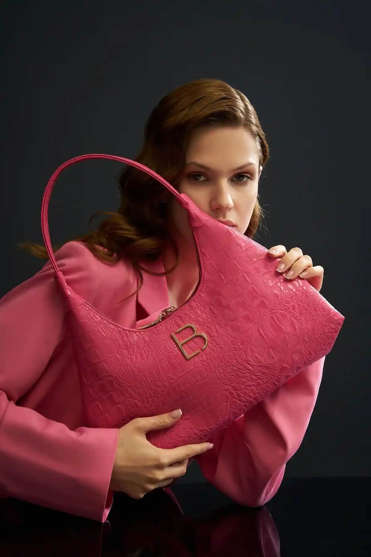 Lucky Bees Kadın El ve Omuz Çantası: Şık ve Dayanıklı Günlük Kullanım Modelleri