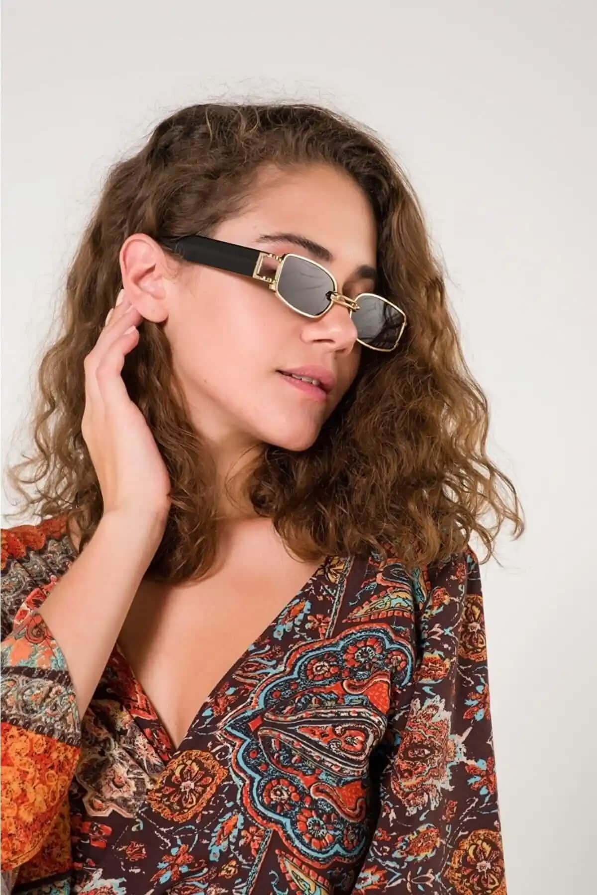 LUPİX Vintage Kadın Güneş Gözlüğü Modern ve Şık Tasarımıyla Günlük Kullanım İçin Idealdir
