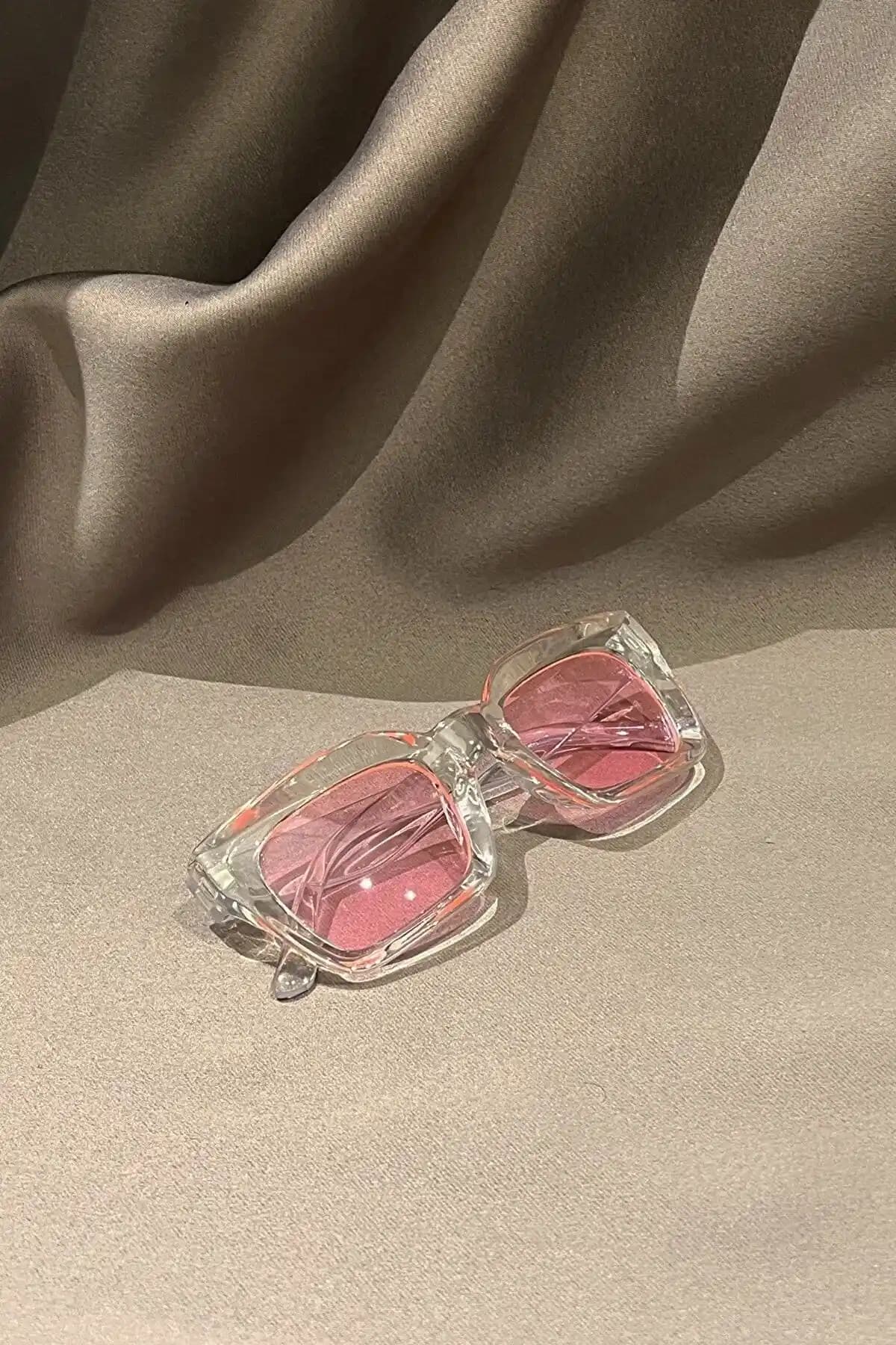 LUPİX Yeni Sezon Kadın Güneş Gözlüğü Modern Tasarım ve Yüksek Kalite Özellikleriyle