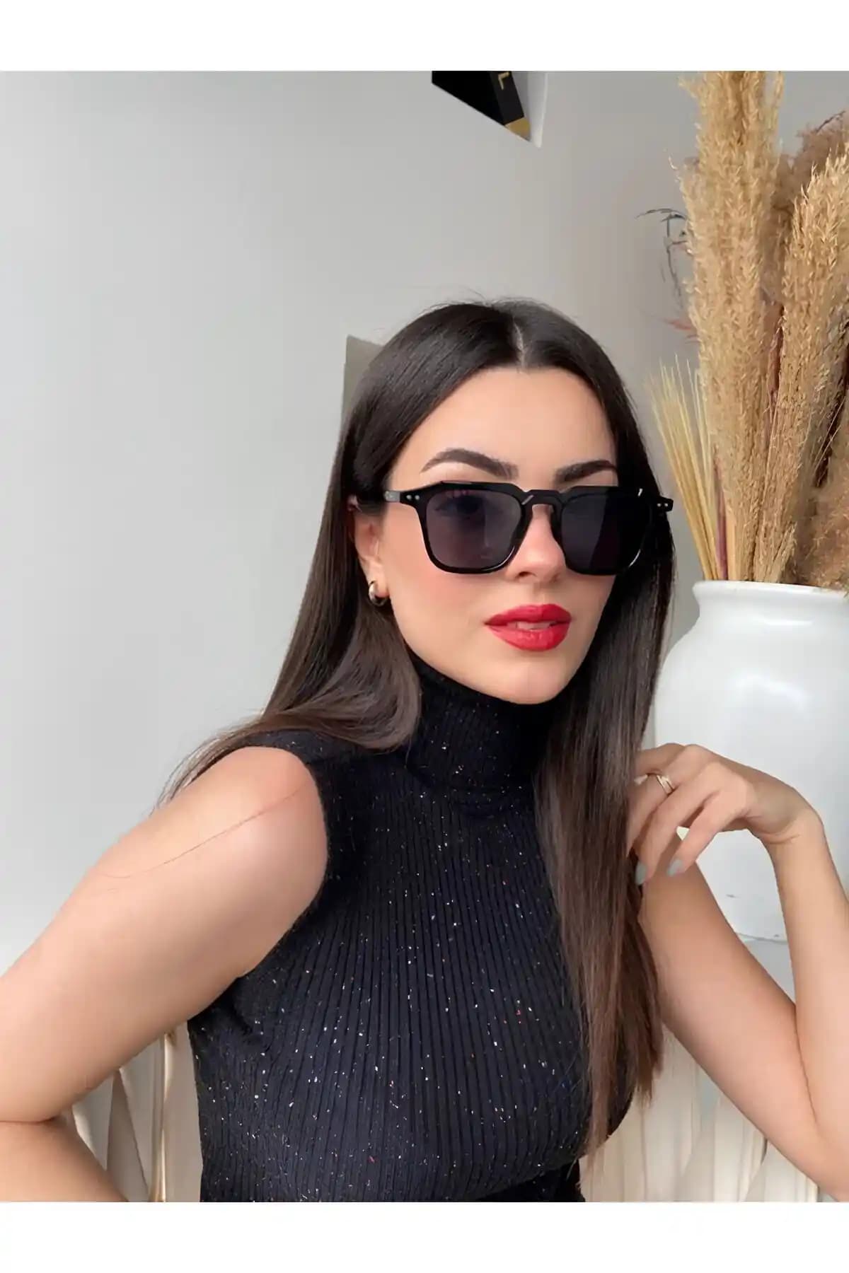 Macerati Unisex Siyah Vintage Kemik Güneş Gözlüğü: Şıklık ve Koruma Sunan Modern Tasarım