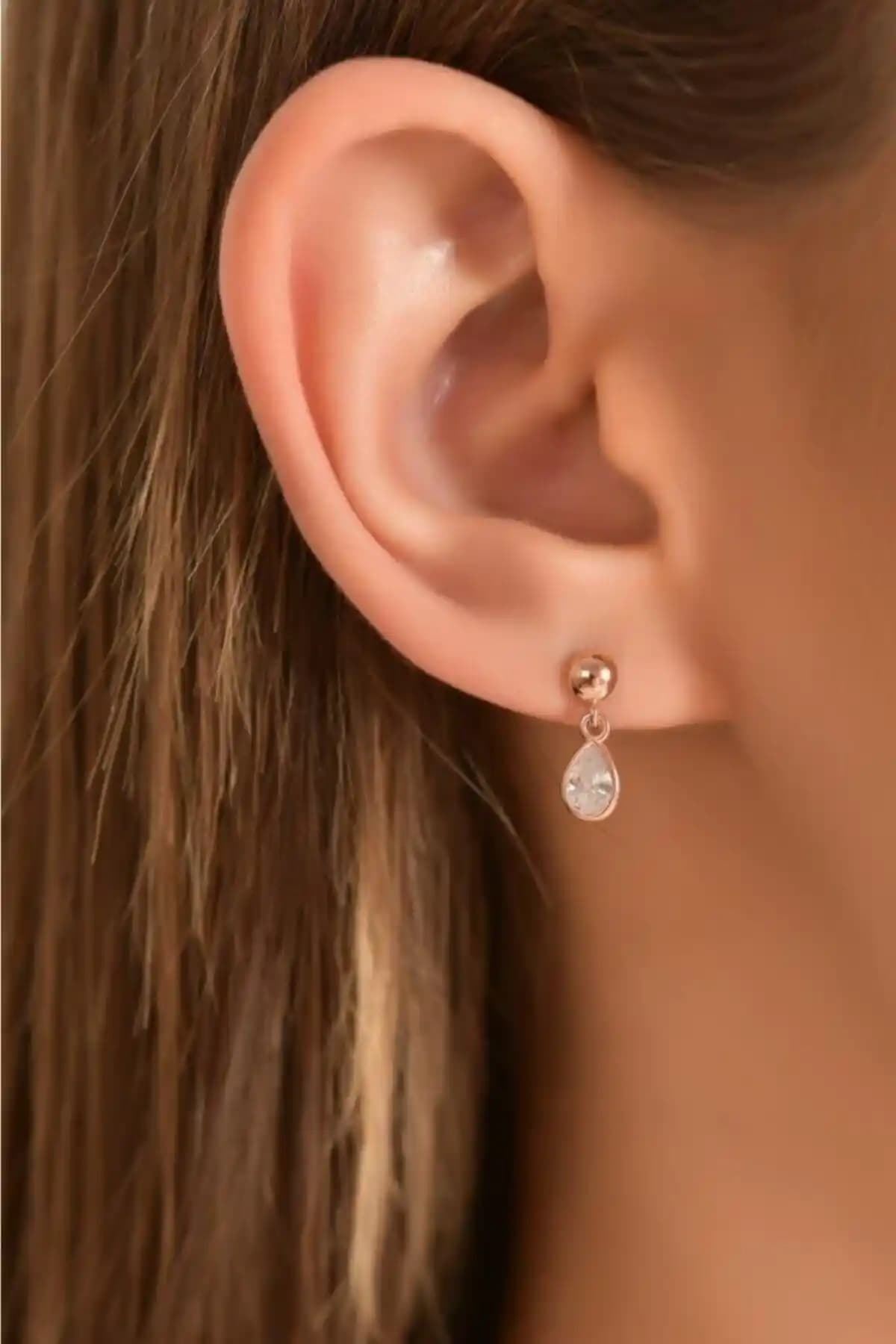 Mai Silver Kadın 925 Ayar Gümüş Beyaz Taşlı Damla Küpe Şıklık ve Kalitenin Buluşması