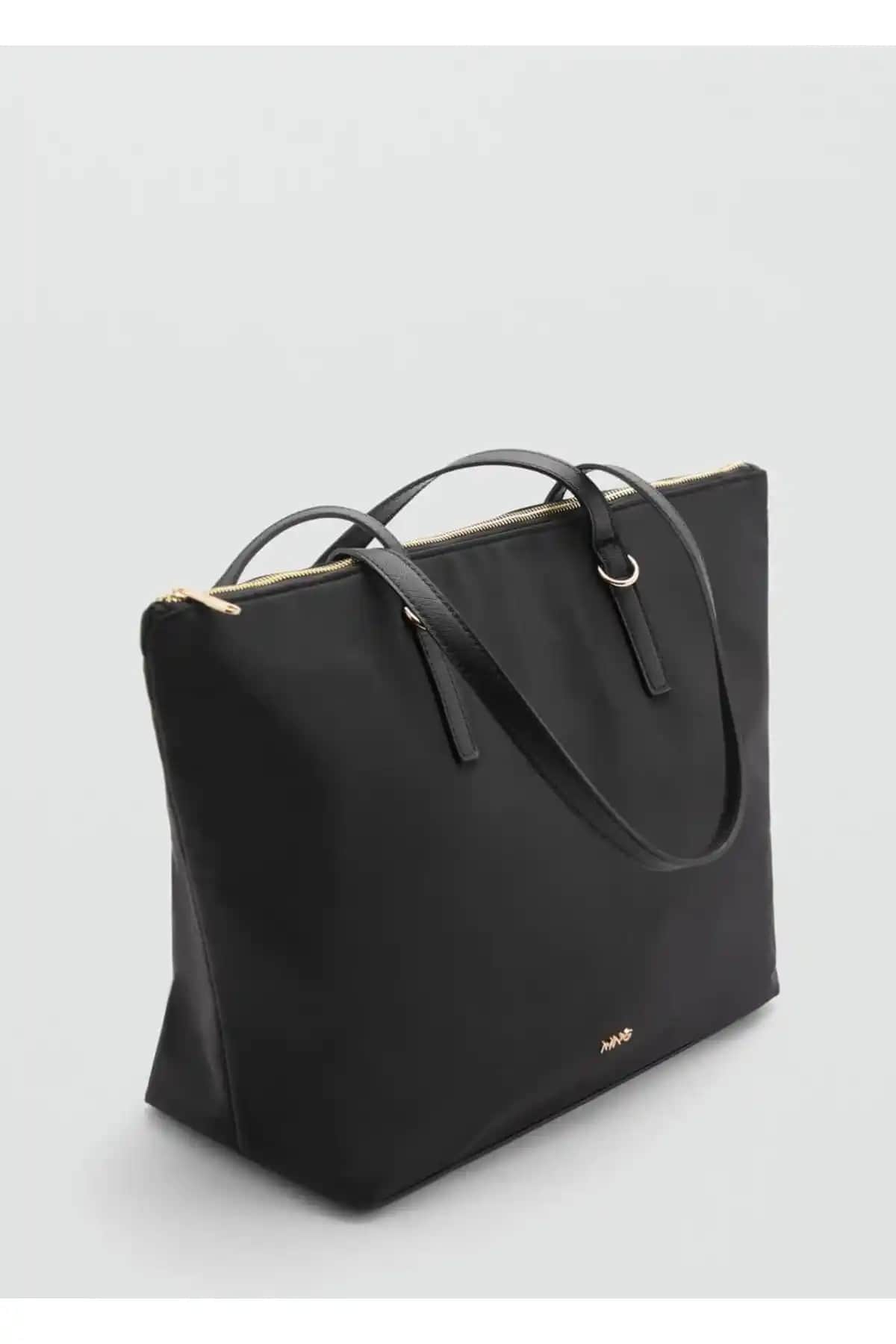 MANGO Naylon Shopper ve Pull & Bear Dekoratif Naylon Tote Çanta Karşılaştırması