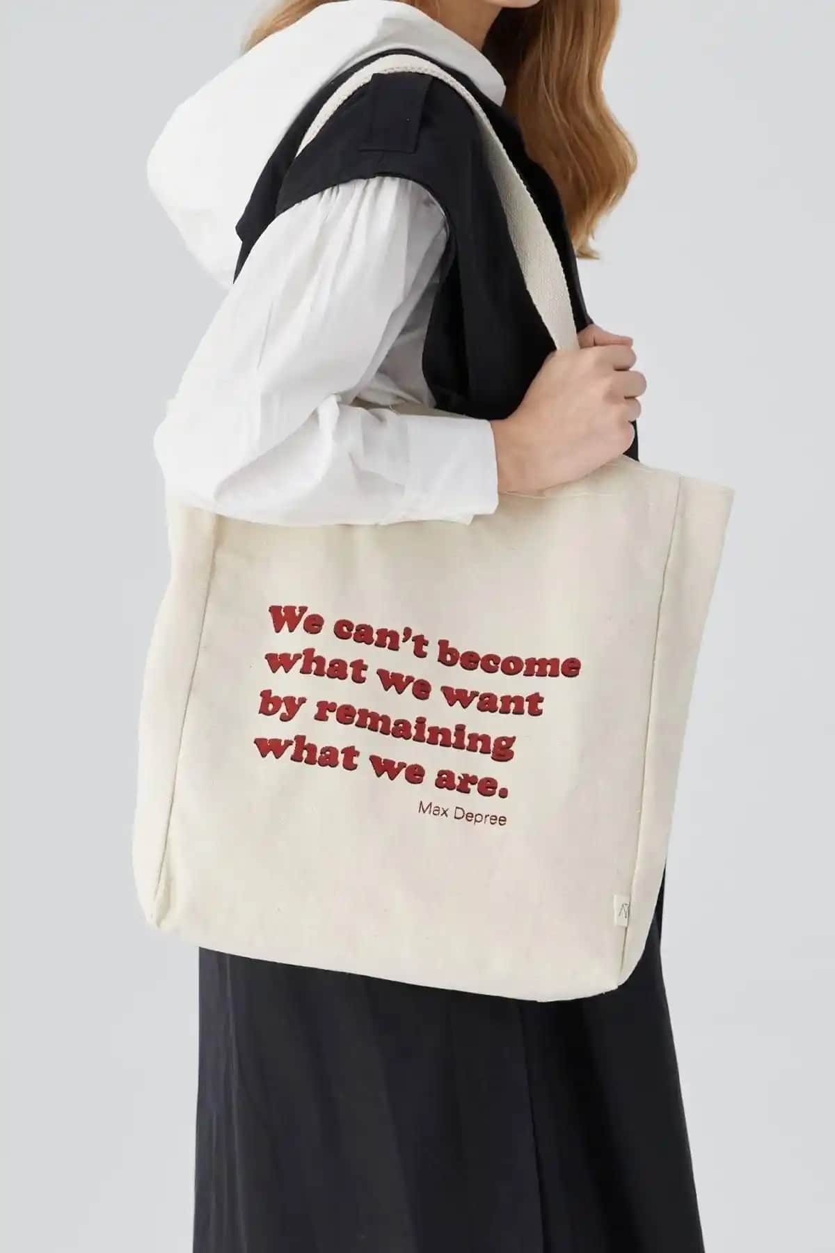 Manuka Körüklü Kanvas Bez Çanta: Şık ve Dayanıklı Günlük Kullanım İçin Tasarım