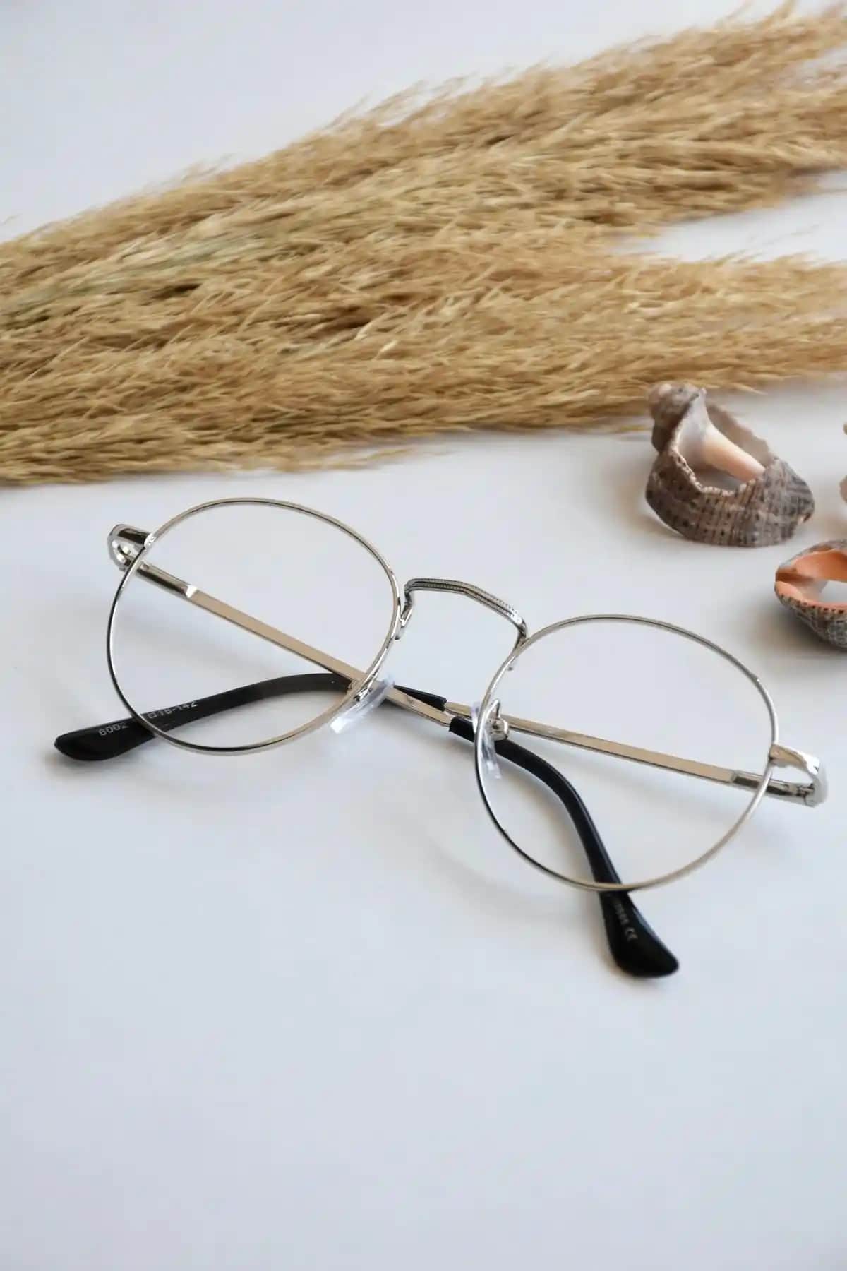 Maria Unisex Oval Mavi Işık Korumalı Gözlükleri: Şık ve Sağlıklı Günlük Kullanım İçin