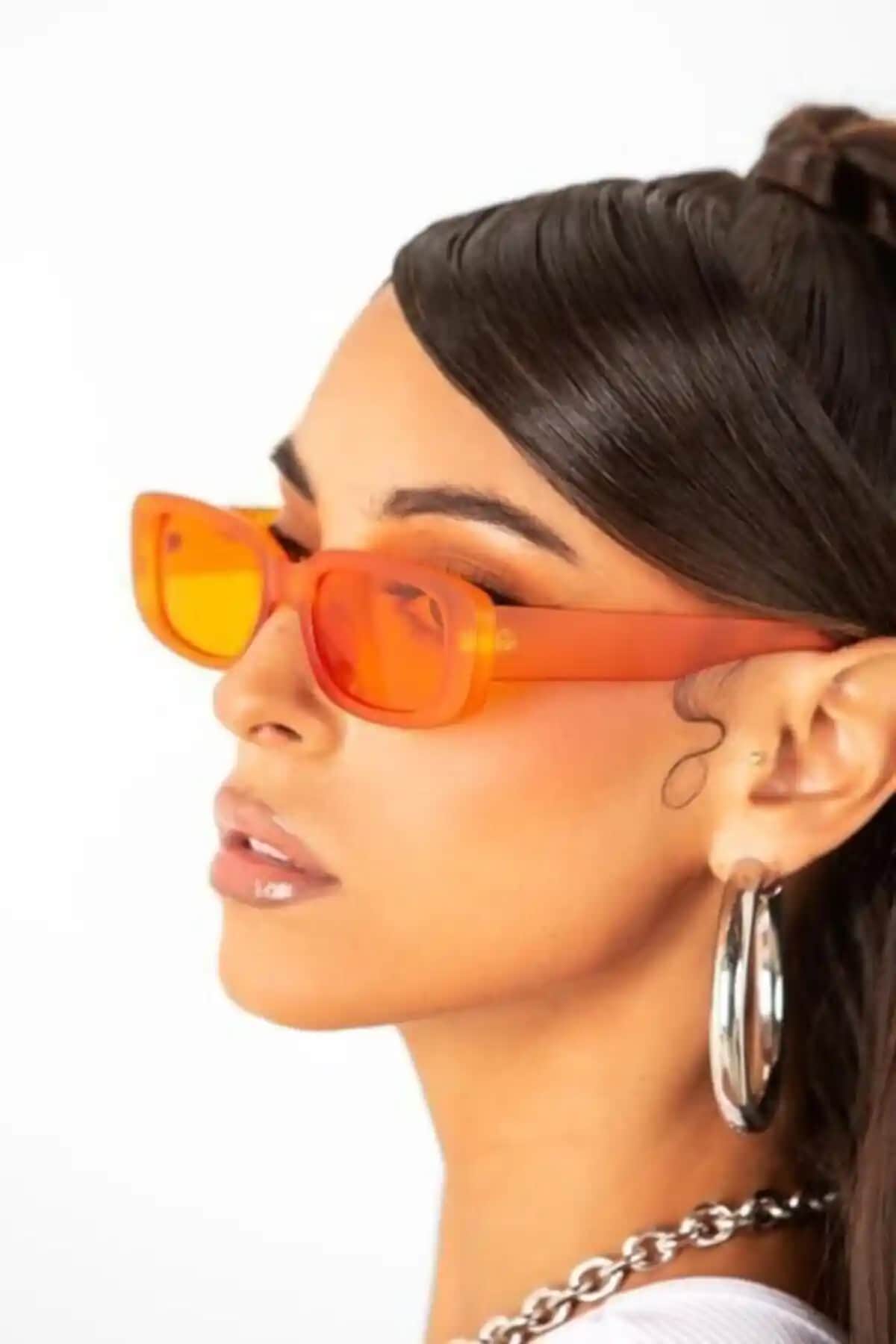 Matilda Vintage Turuncu Güneş Gözlüğü: Şıklık ve Fonksiyonellik Sunan Modern Tasarım