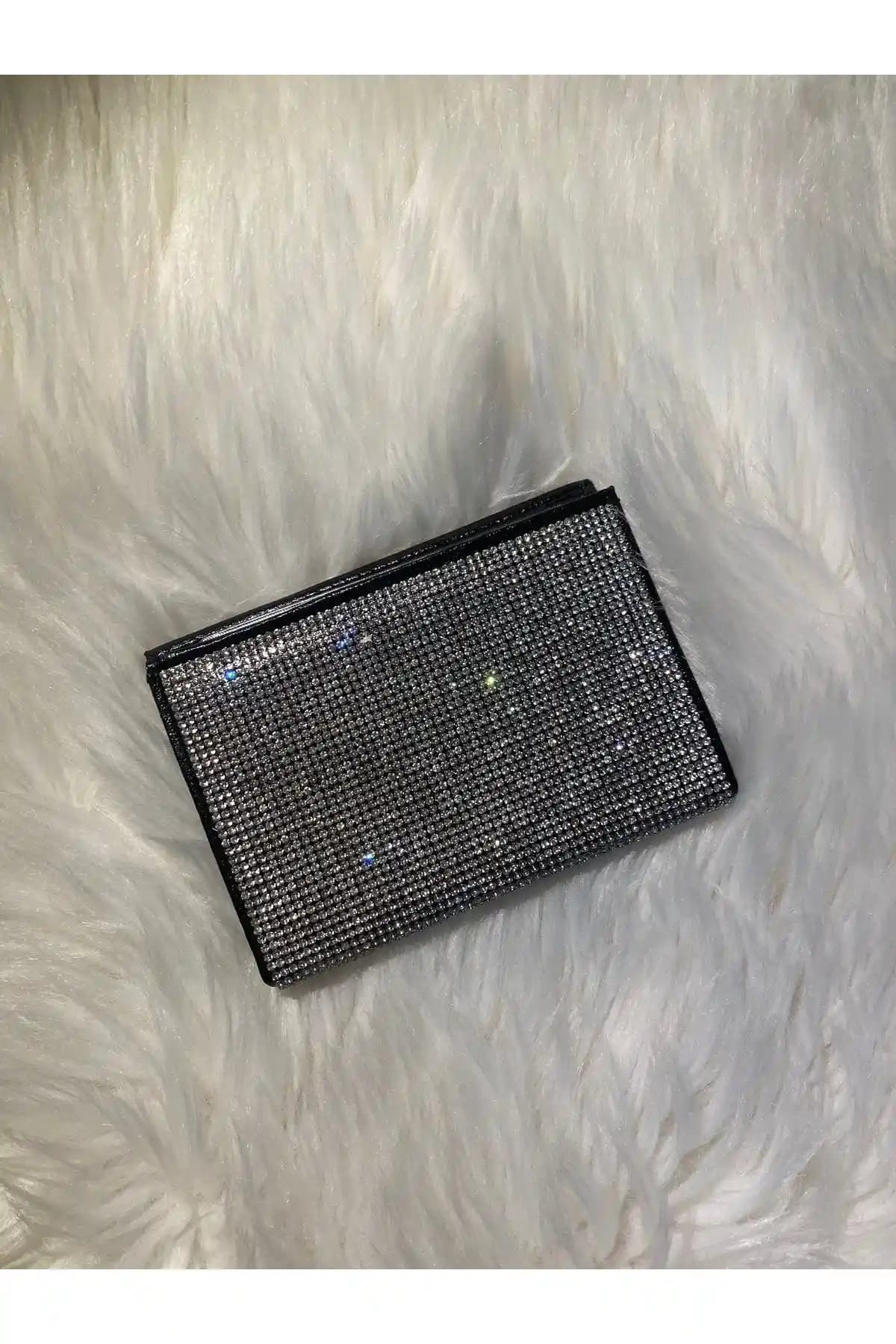 Minors Gümüş Beyaz Taşlı Ruhsat Kılıfı Şık ve Dayanıklı Gece Aksesuarı