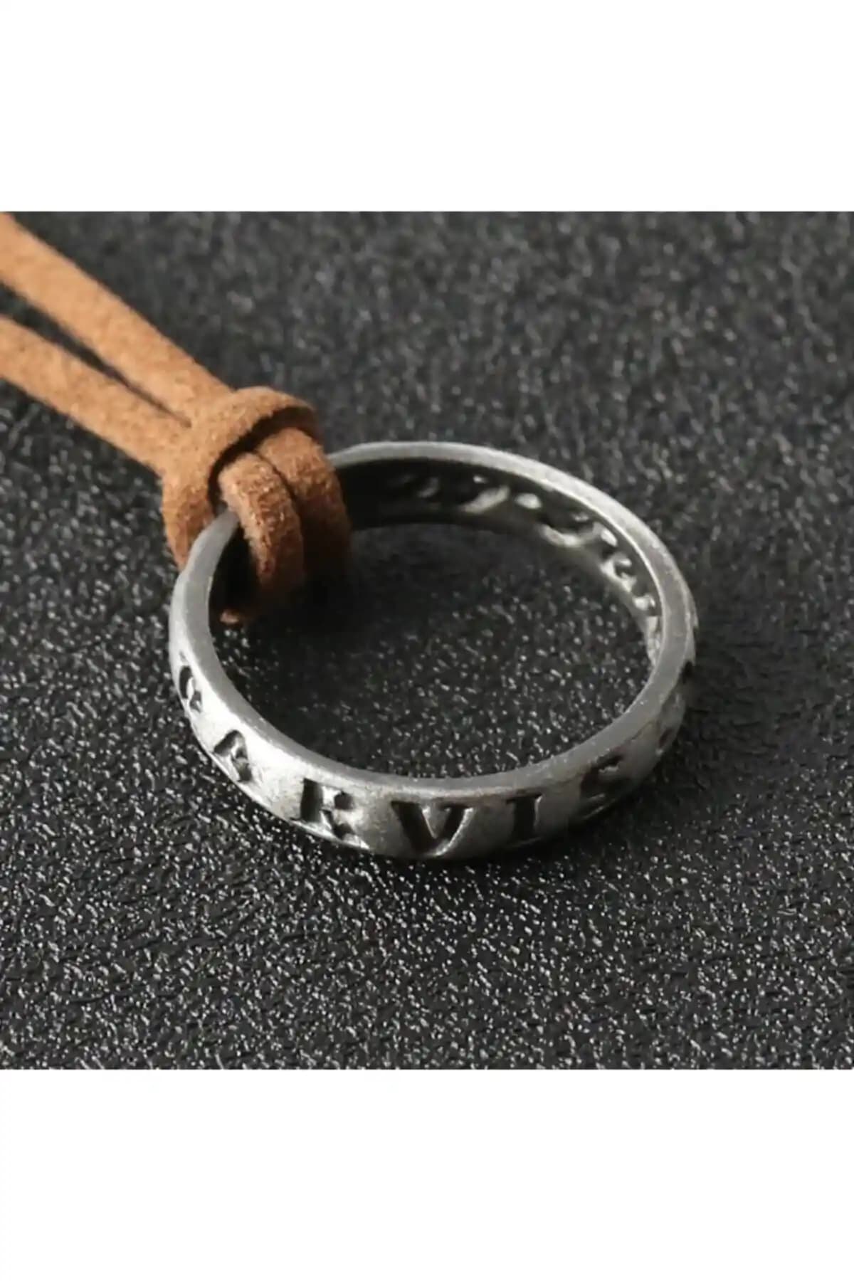 Modaadresiniz uzunluk ayarlı deri ipli yüzük ve kolye ile şıklığa modern dokunuşlar