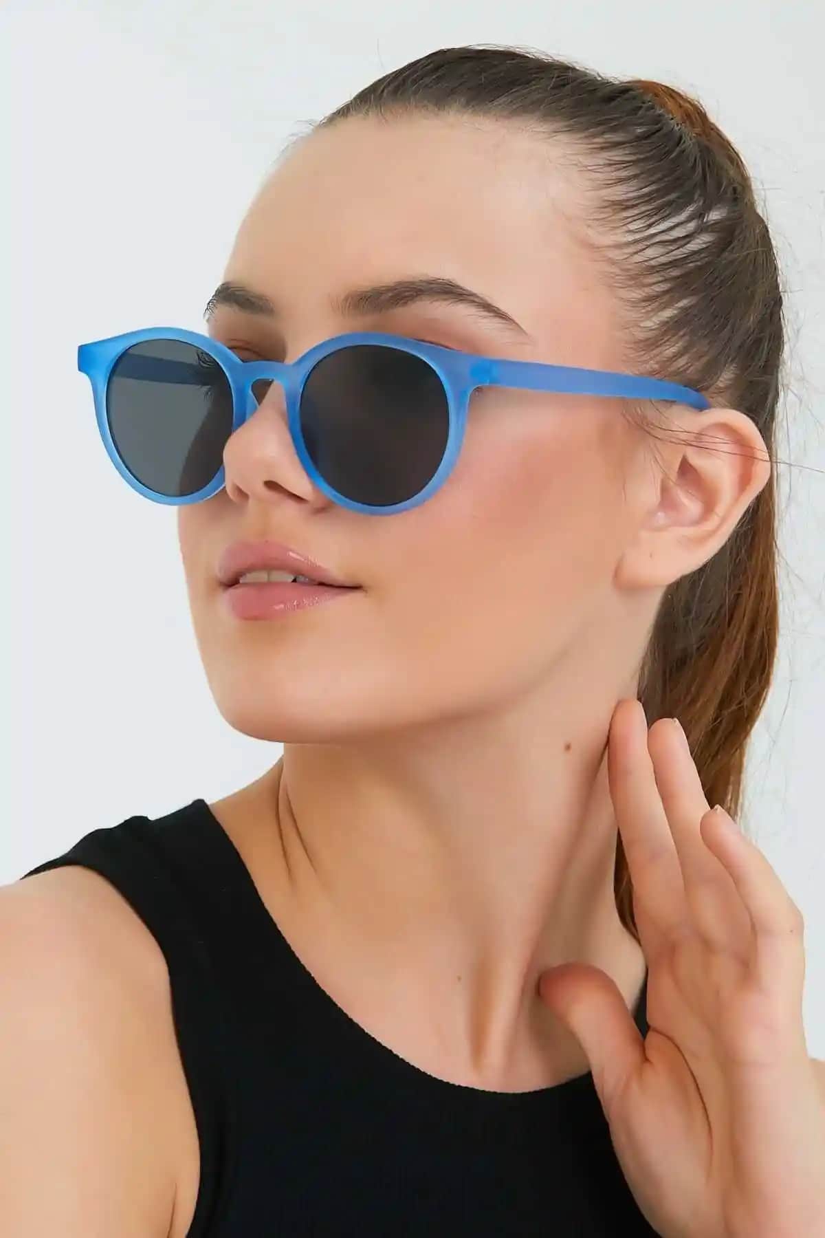 Modalucci Mavi Unisex Güneş Gözlüğü Şık ve Fonksiyonel Tasarımıyla Göz Sağlığını Korur