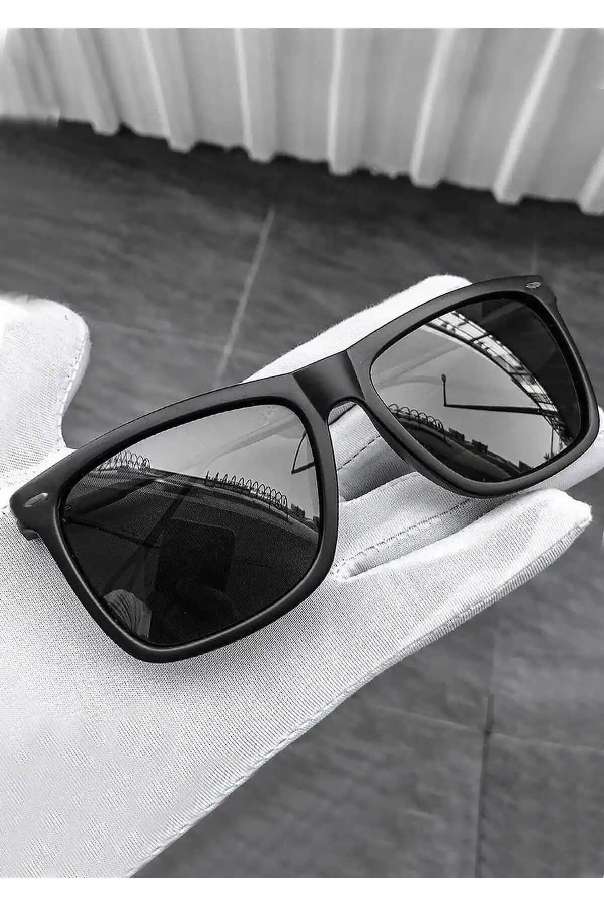 Modalucci Unisex Güneş Gözlüğü Geometrik Çerçeve ve UV400 Koruma Özelliğiyle Şıklık ve Göz Sağlığını Bir Arada Sunar