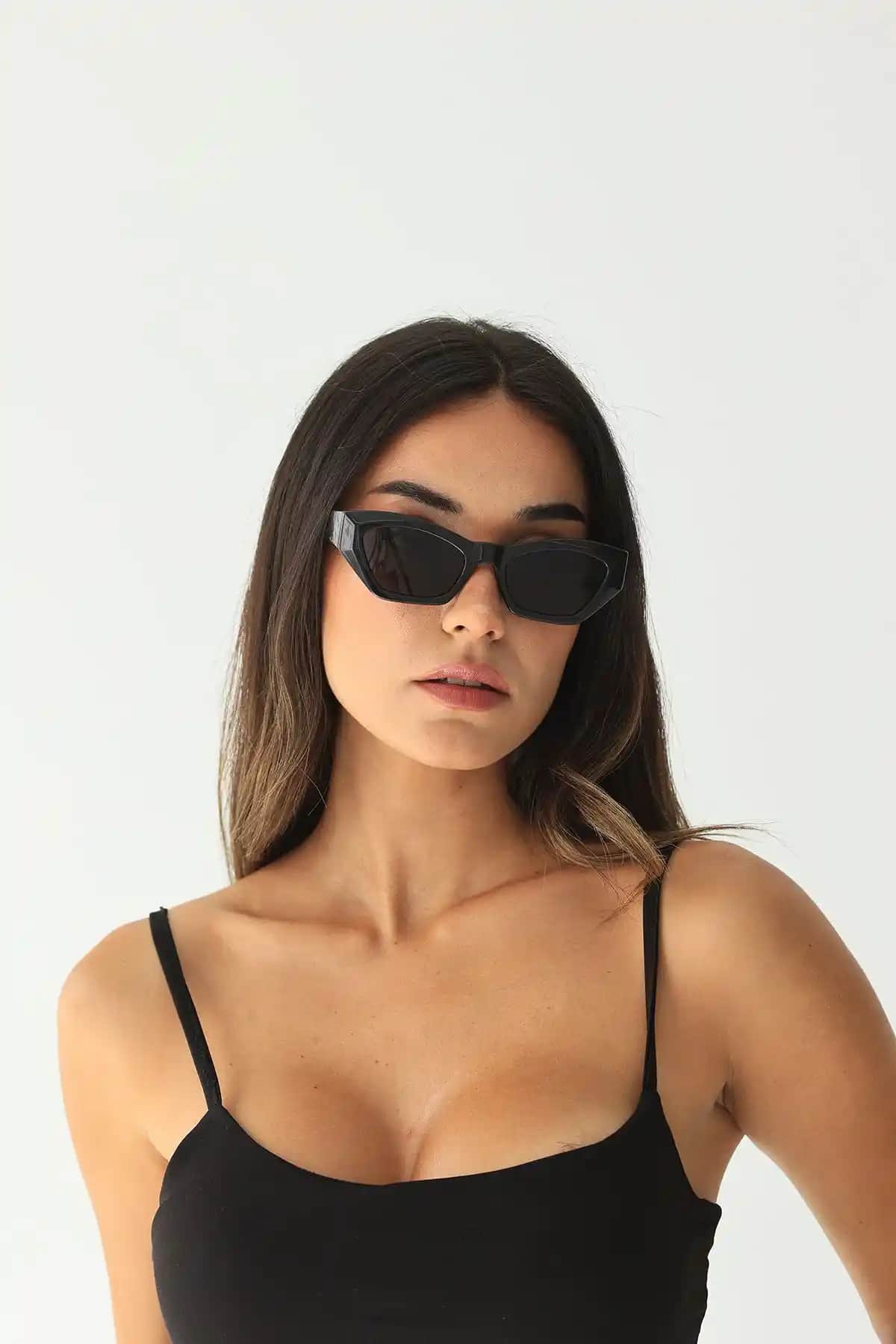 Modalucci Unisex Siyah Güneş Gözlüğü: Şıklık ve Koruma İçin En İyi Seçenek