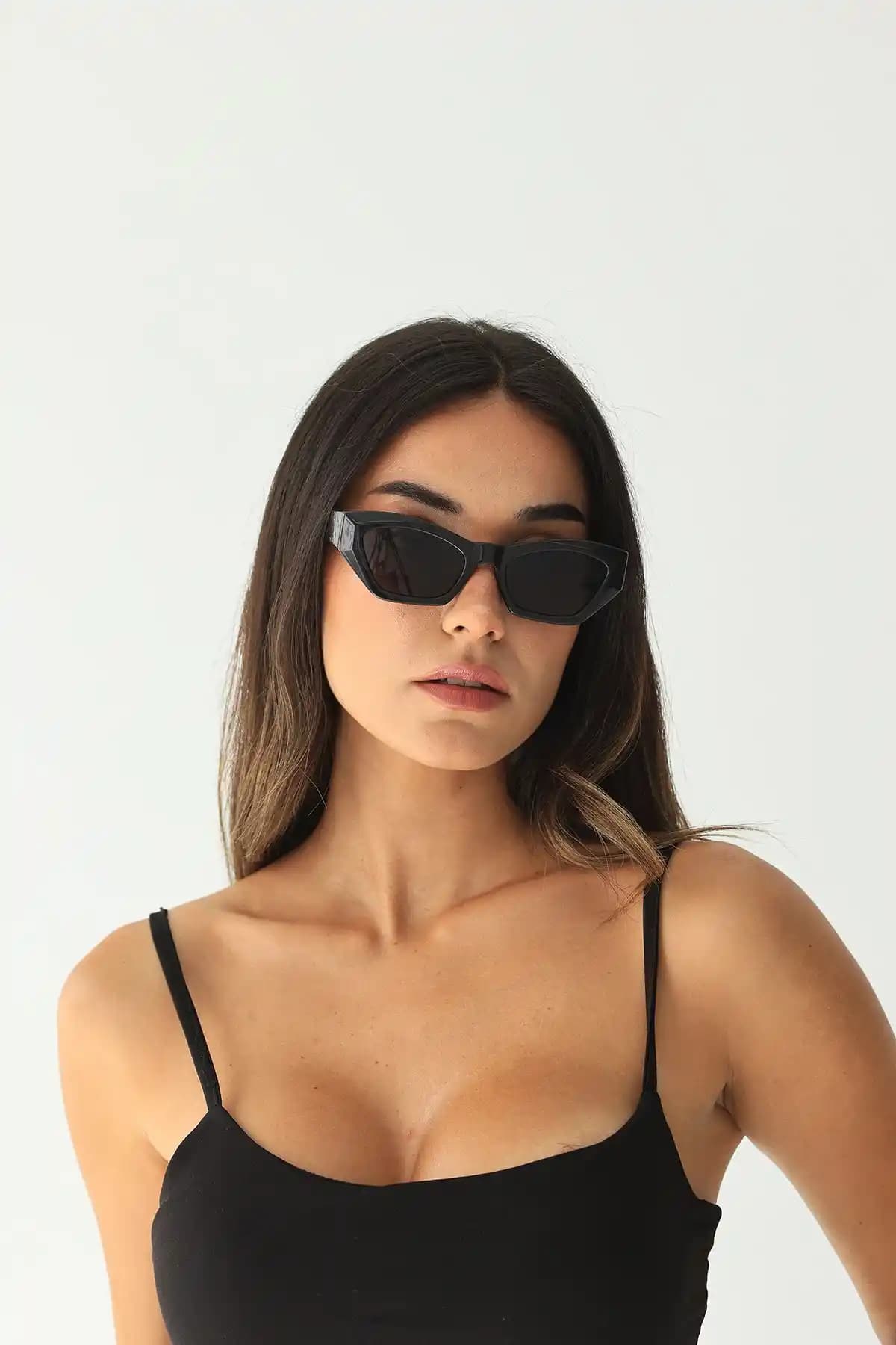 Modalucci Unisex Siyah Güneş Gözlüğü: Şıklık ve Koruma İçin En İyi Seçenek