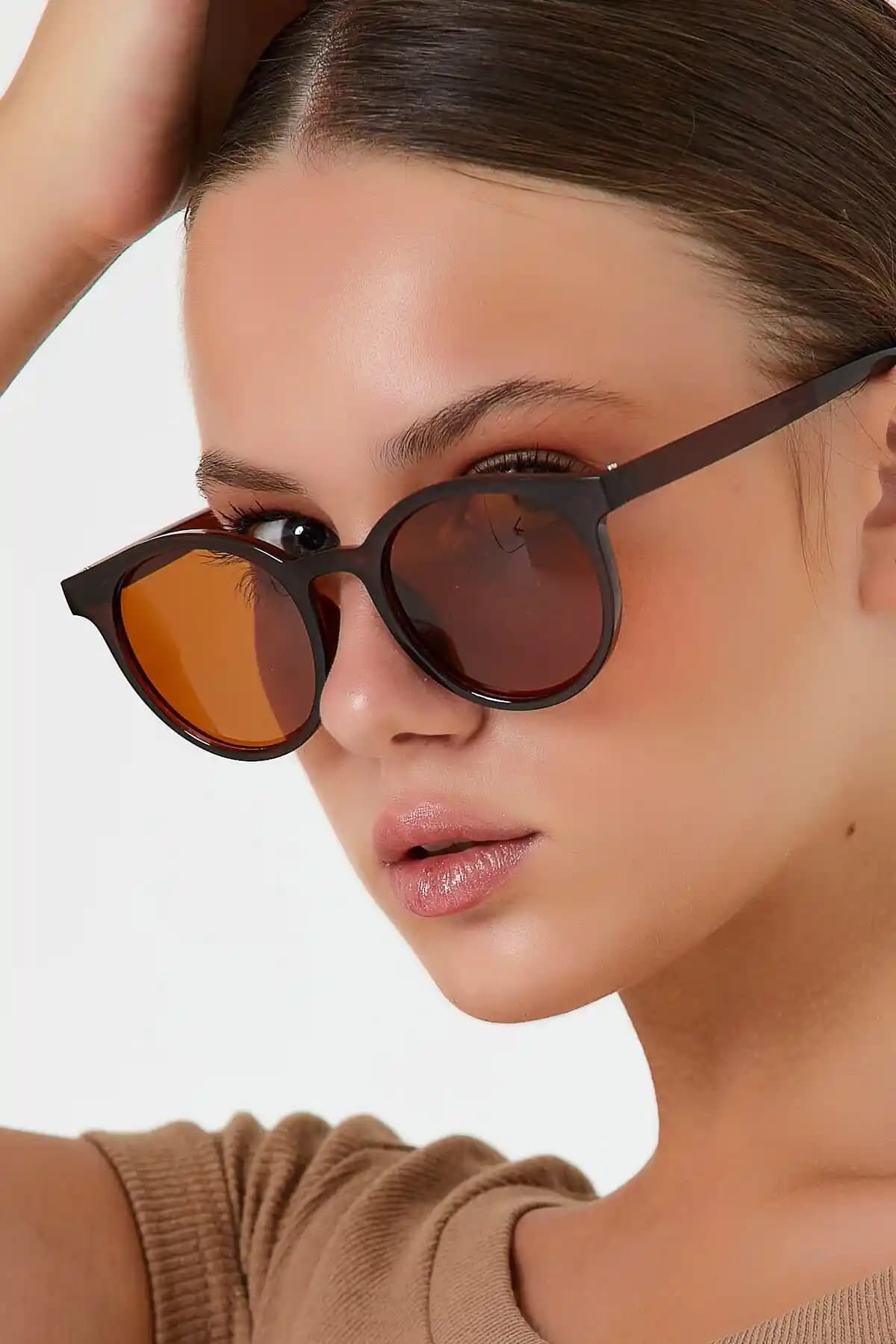 Modalucci ve WATCHOFROYAL Güneş Gözlüğü Karşılaştırması: Tasarım, Kalite ve Kullanıcı Yorumları