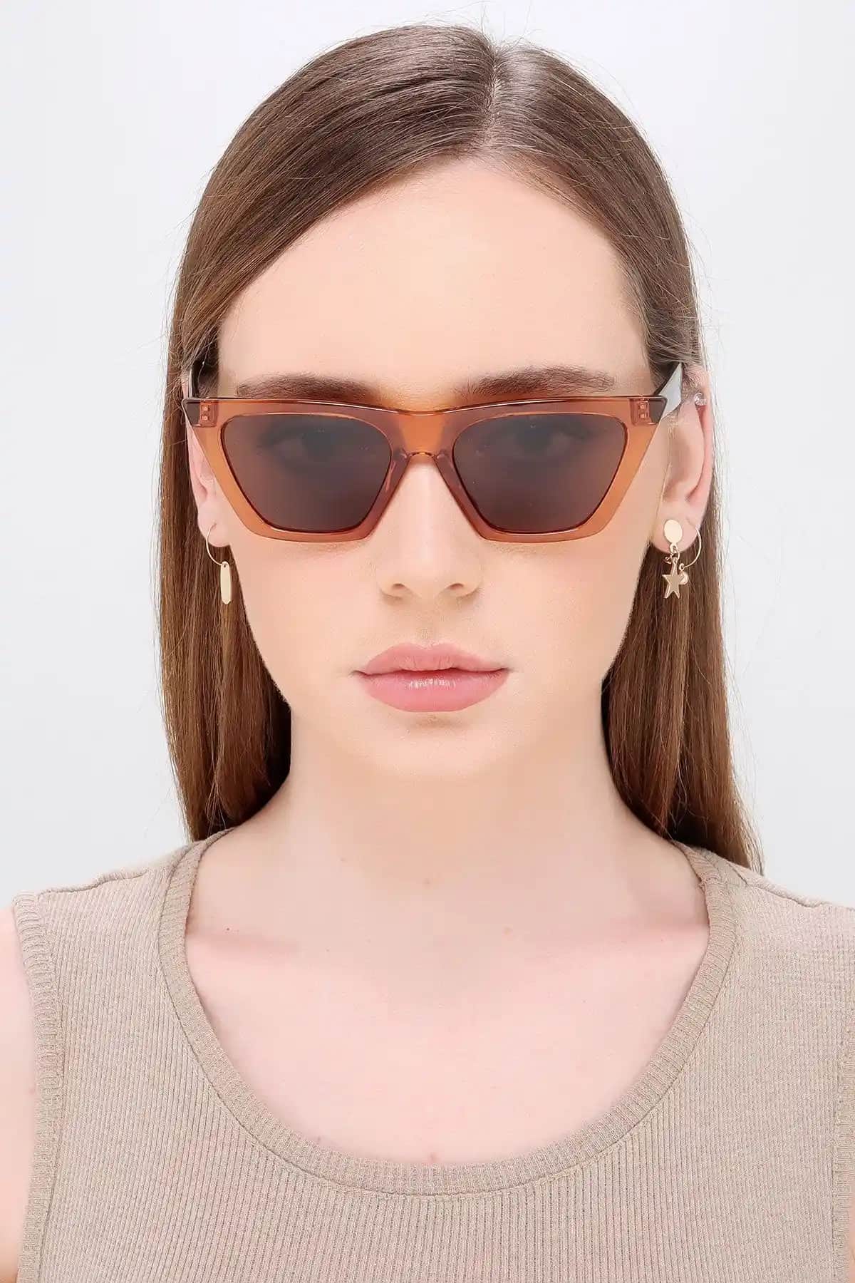 Modern ve Şık Güneş Gözlüğü Affair ET307 C031, UV400 Koruma ve Hafif Tasarım