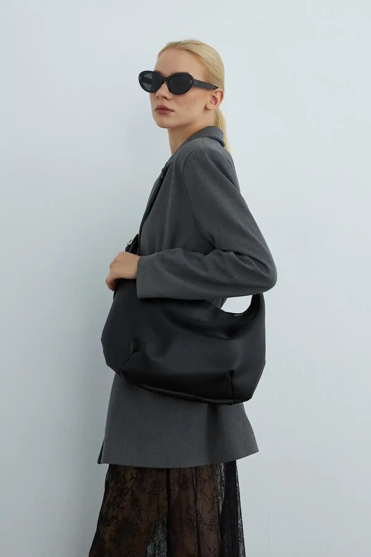 Mopia ve Stradivarius Uzun Askılı Çantalar Karşılaştırması: Özellikler ve Kullanıcı Yorumları