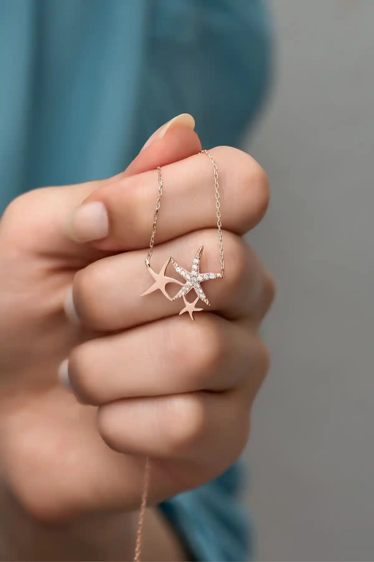 NEREZE 925 Ayar Gümüş Rose Üç Yıldızlı Kolye Şık ve Dayanıklı Tasarım