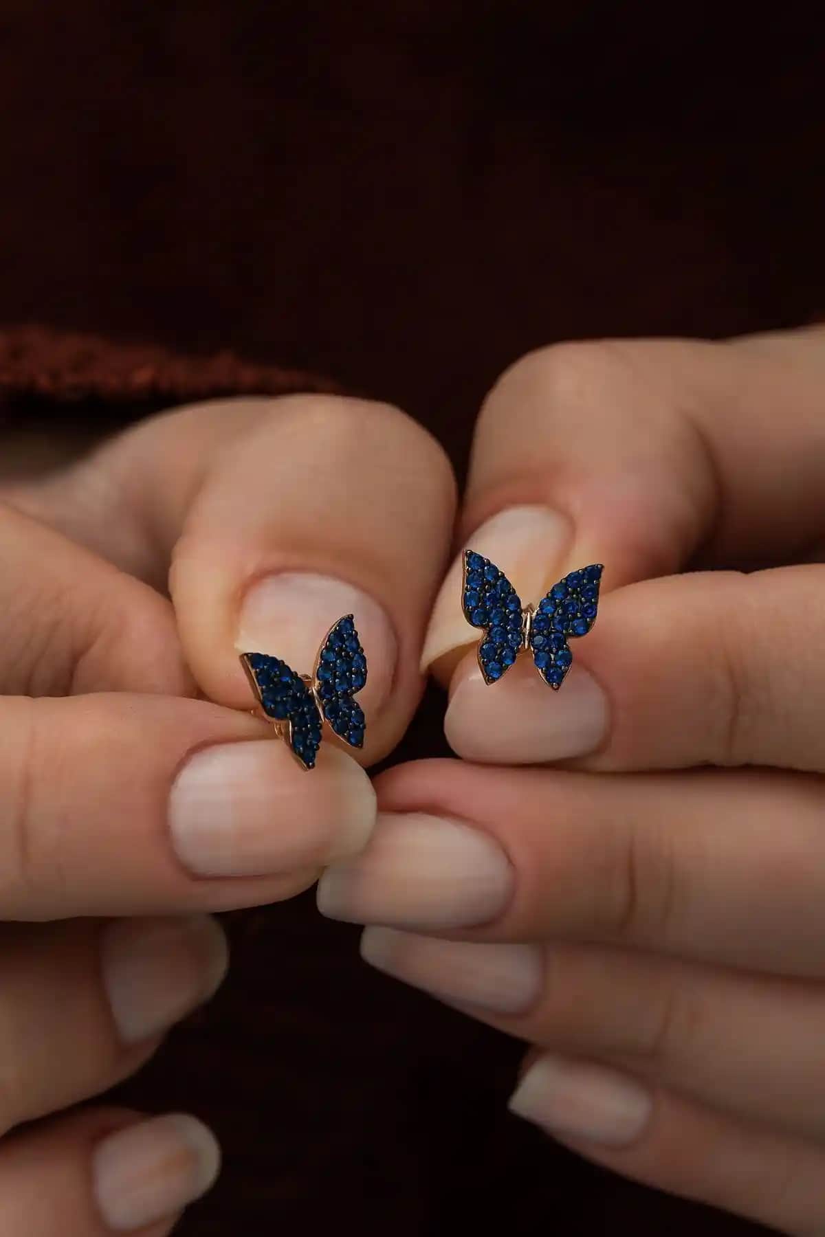 NEREZE Kadın Mavi 925 Ayar Minik Kelebek Küpe Zarif ve Modern Tasarım