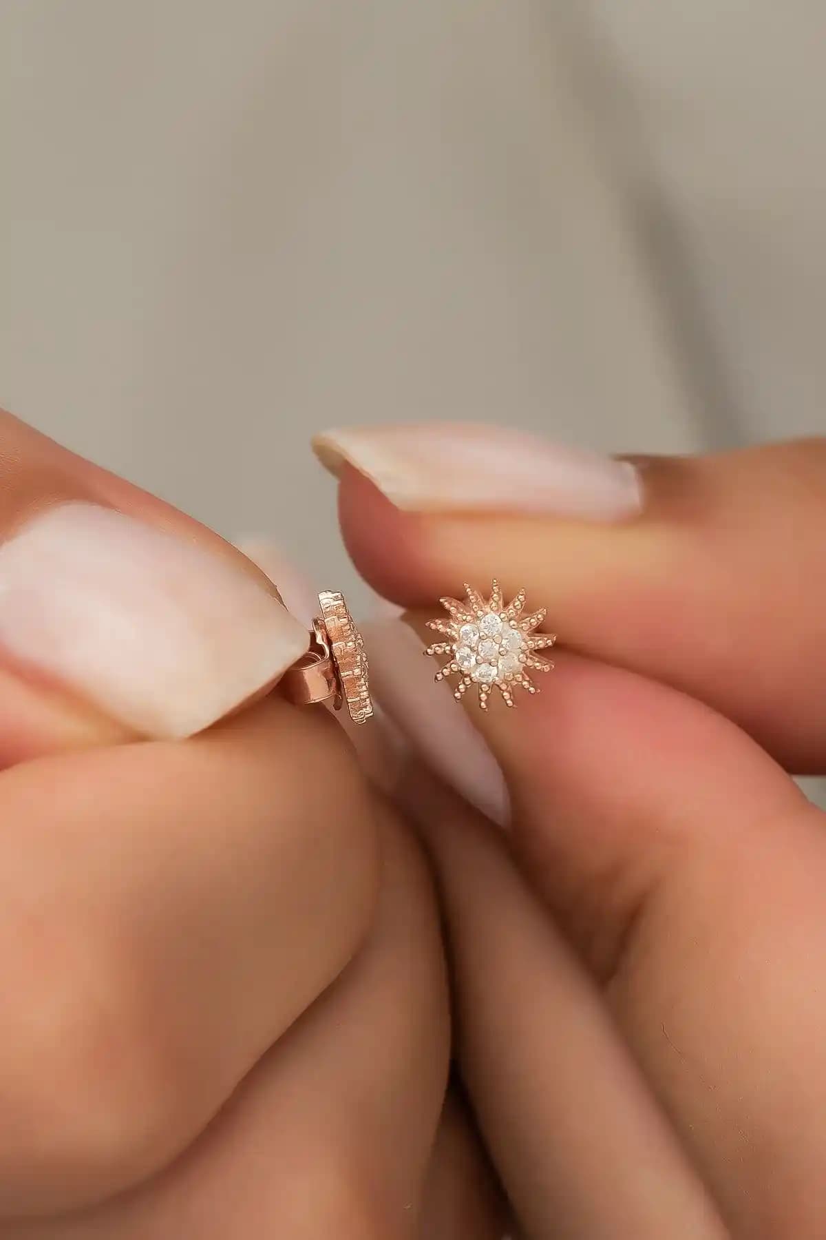 NEREZE Marka Gümüş Küpe Modelleri Karşılaştırması ve Özellikleri