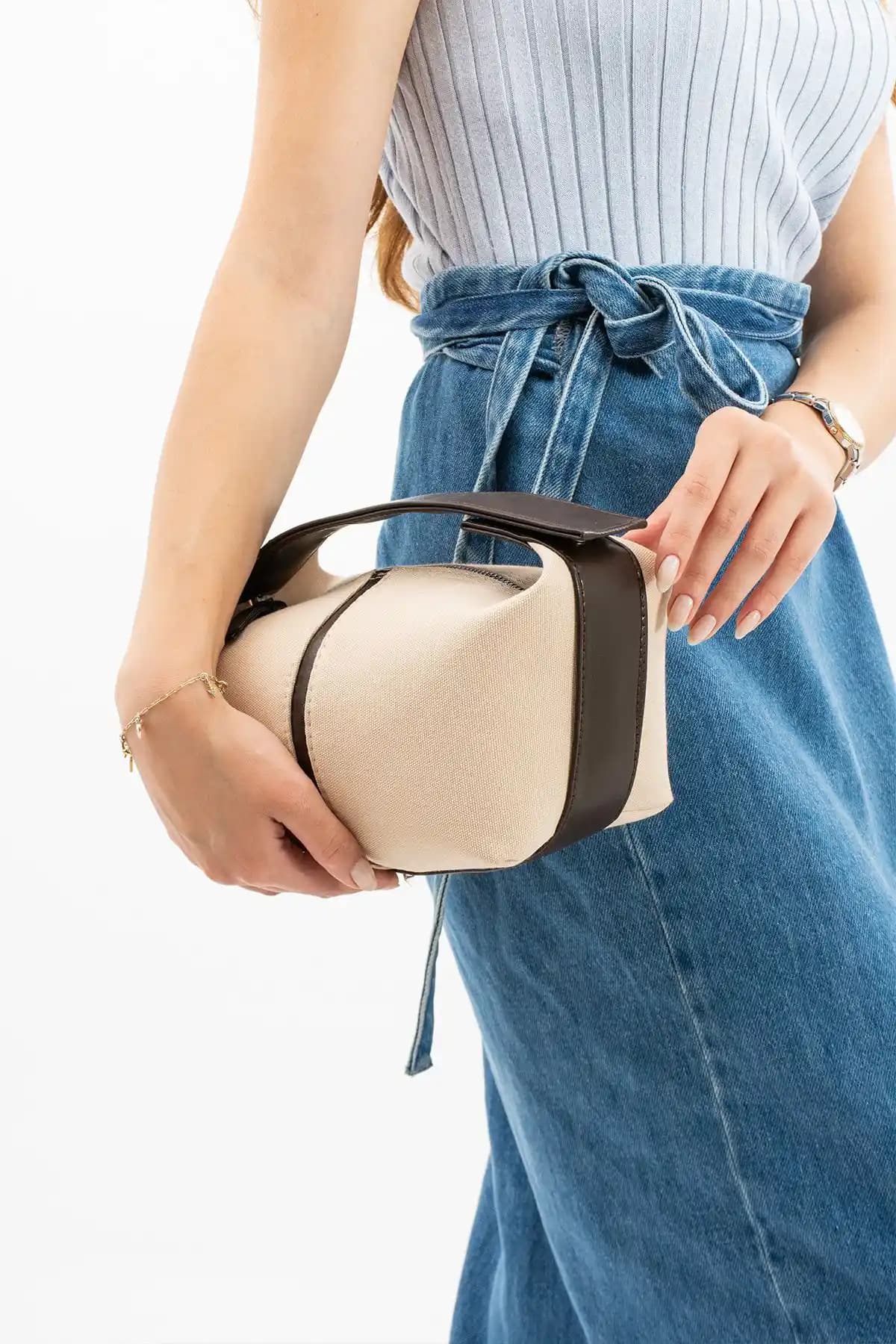 NİSSEA Kadın Bej-Kahve Archi Kanvas Çanta: Şıklık ve Kullanışlılık Bir Arada