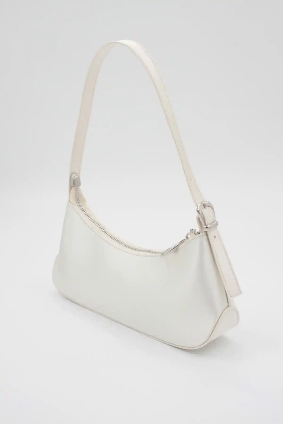 Paksoy Kadın Saten Baget Çantalar Karşılaştırması: Krem ve Siyah Renk Seçenekleri