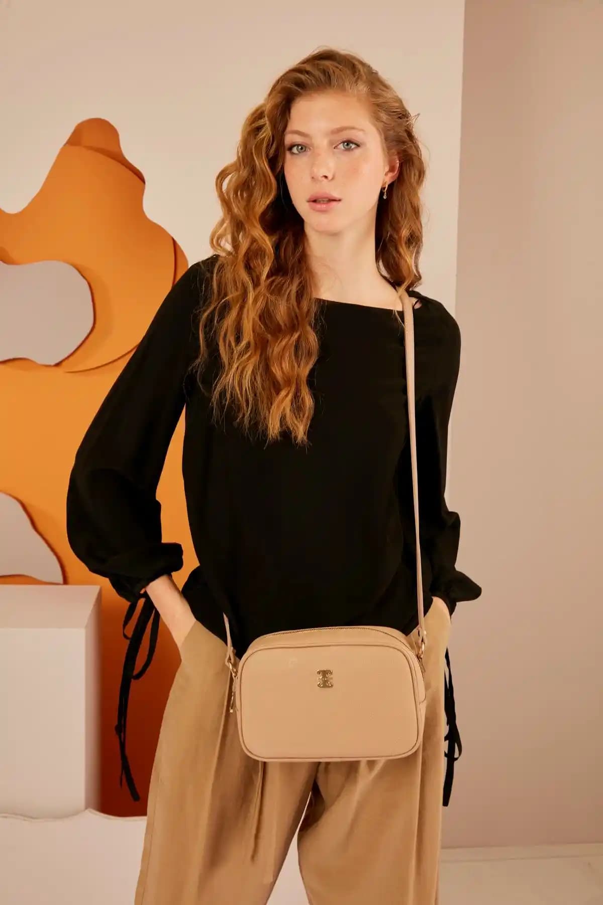 Pierre Cardin Kadın Omuz Çantası Günlük Kullanım Şık ve Dayanıklı Tasarım