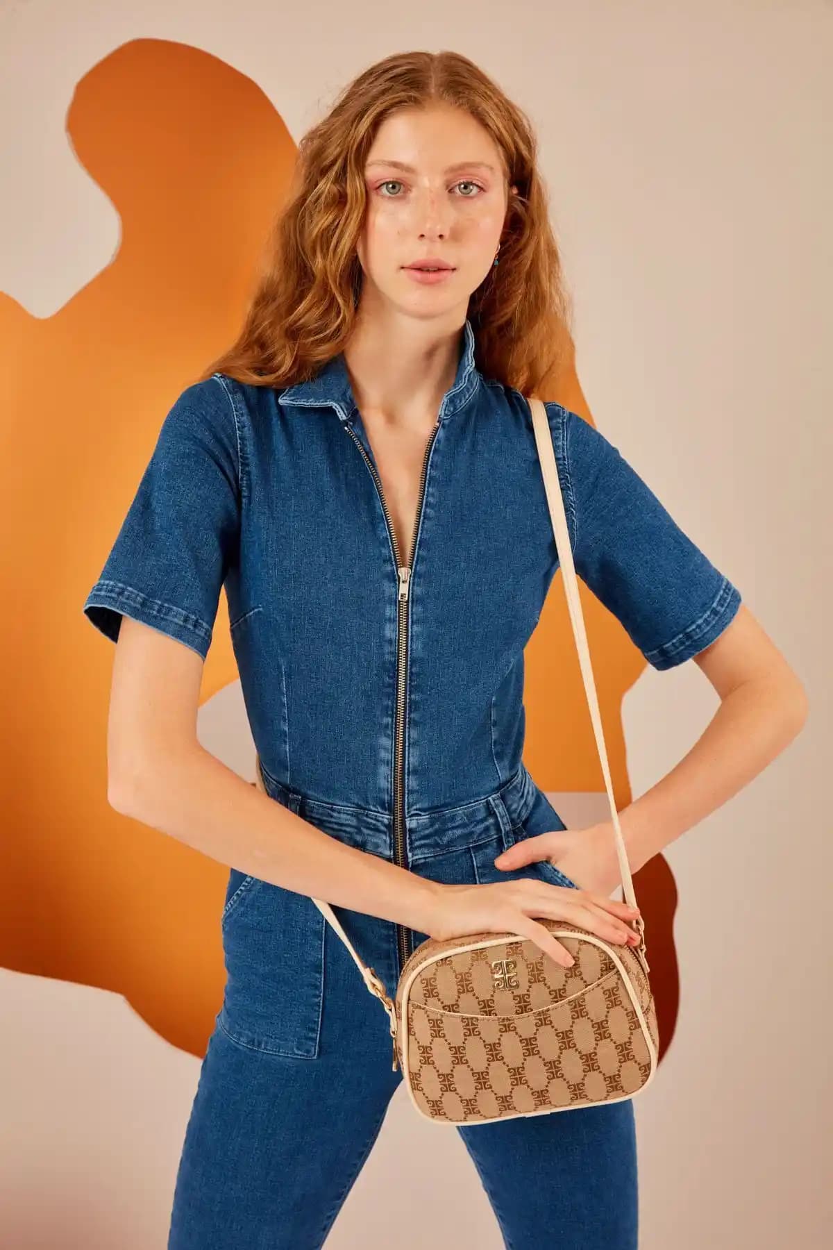 Pierre Cardin Kahverengi Kadın Omuz Çantası: Şık ve Kullanışlı Günlük Aksesuar