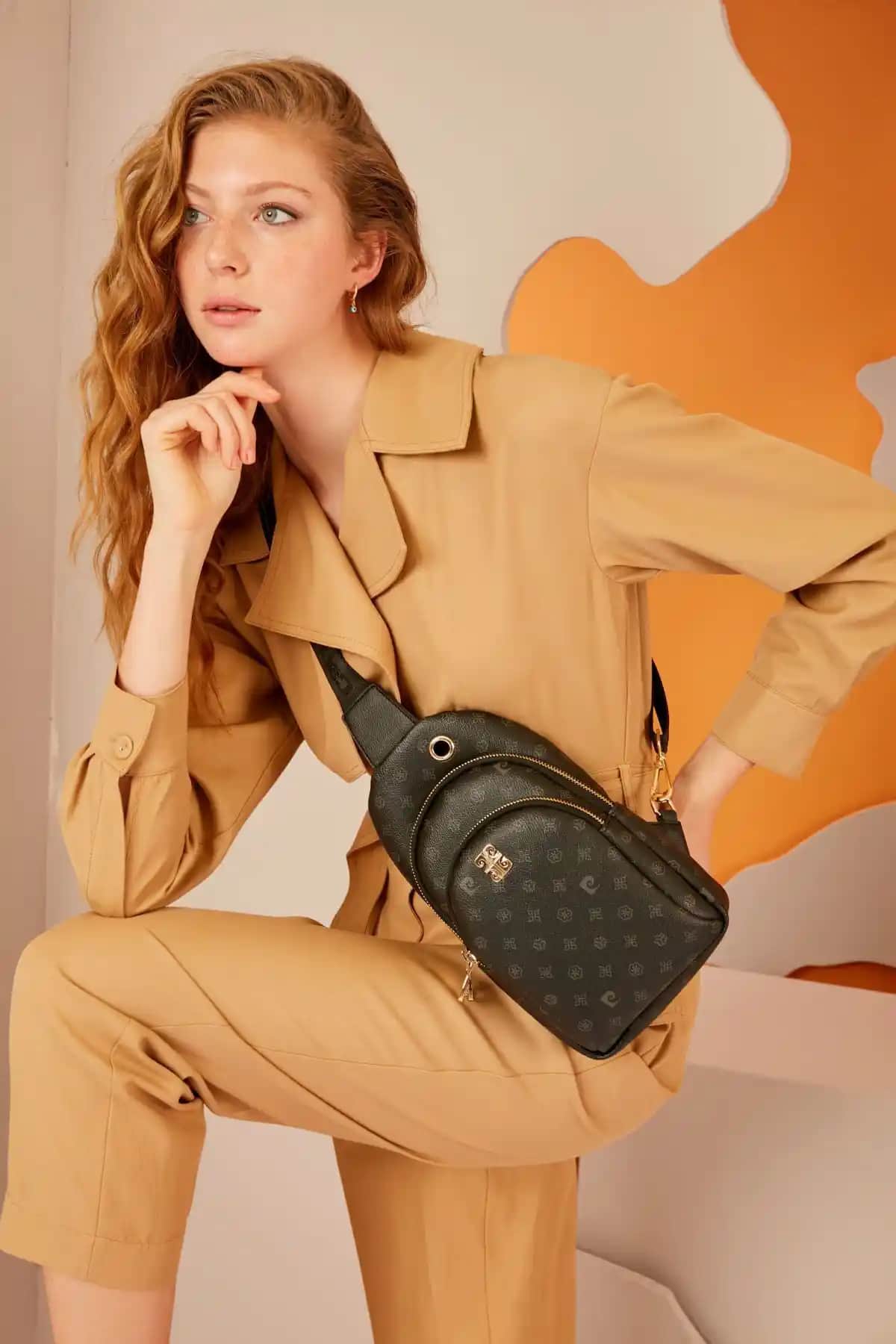 Pierre Cardin Siyah Monogram Kadın Çantaları Karşılaştırması ve Özellikleri