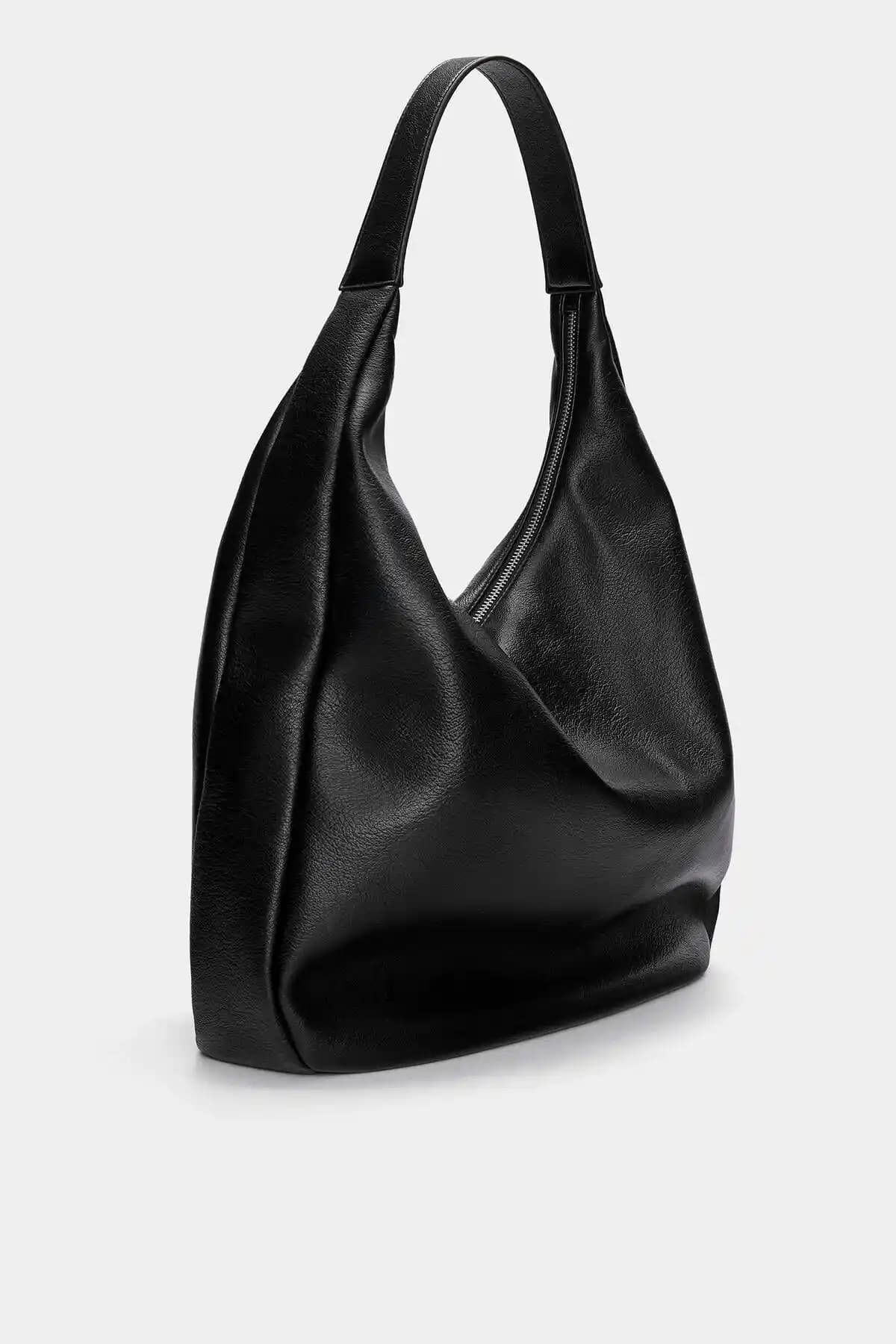 Pull & Bear Urban Tote Çanta Modern ve Şık Günlük Kullanım İçin Uygun Tasarım