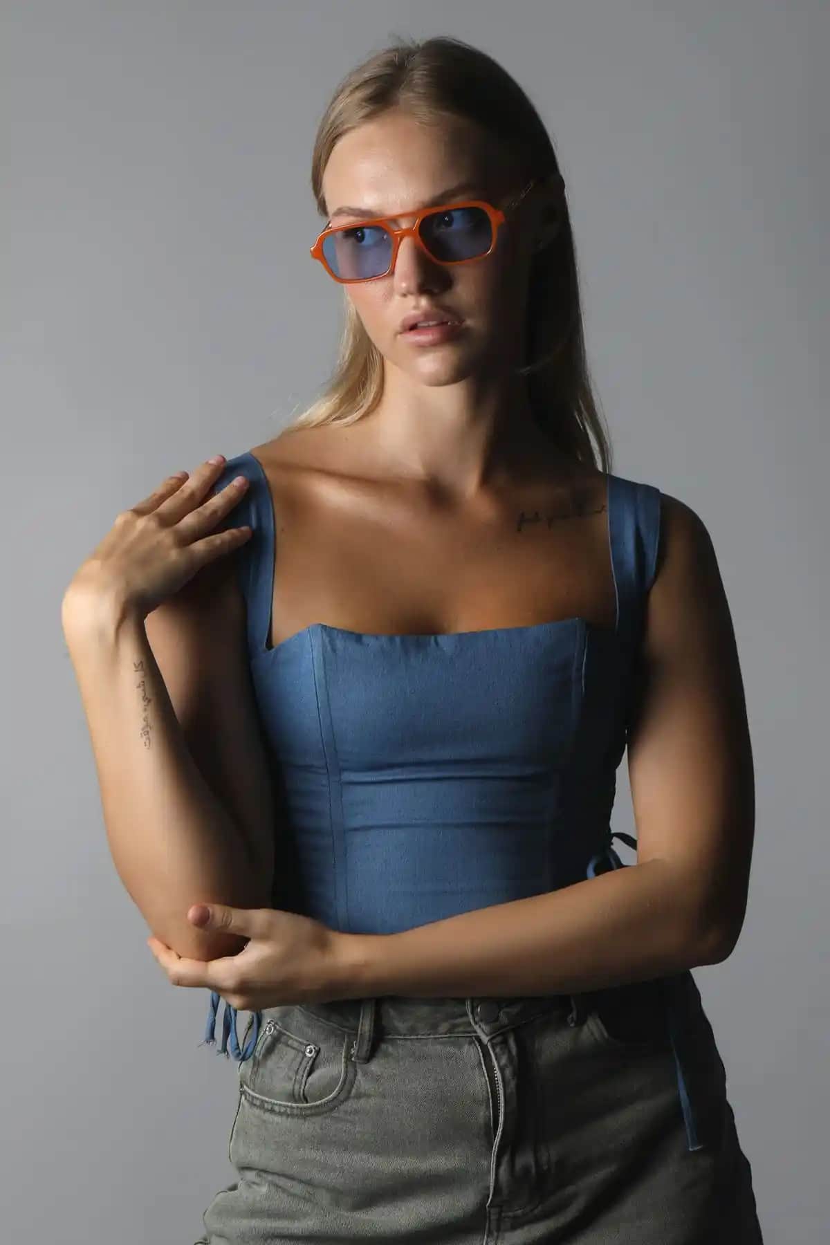 REN Ice Cube Güneş Gözlüğü Turuncu Çerçeve Modern ve Koruyucu Tasarım