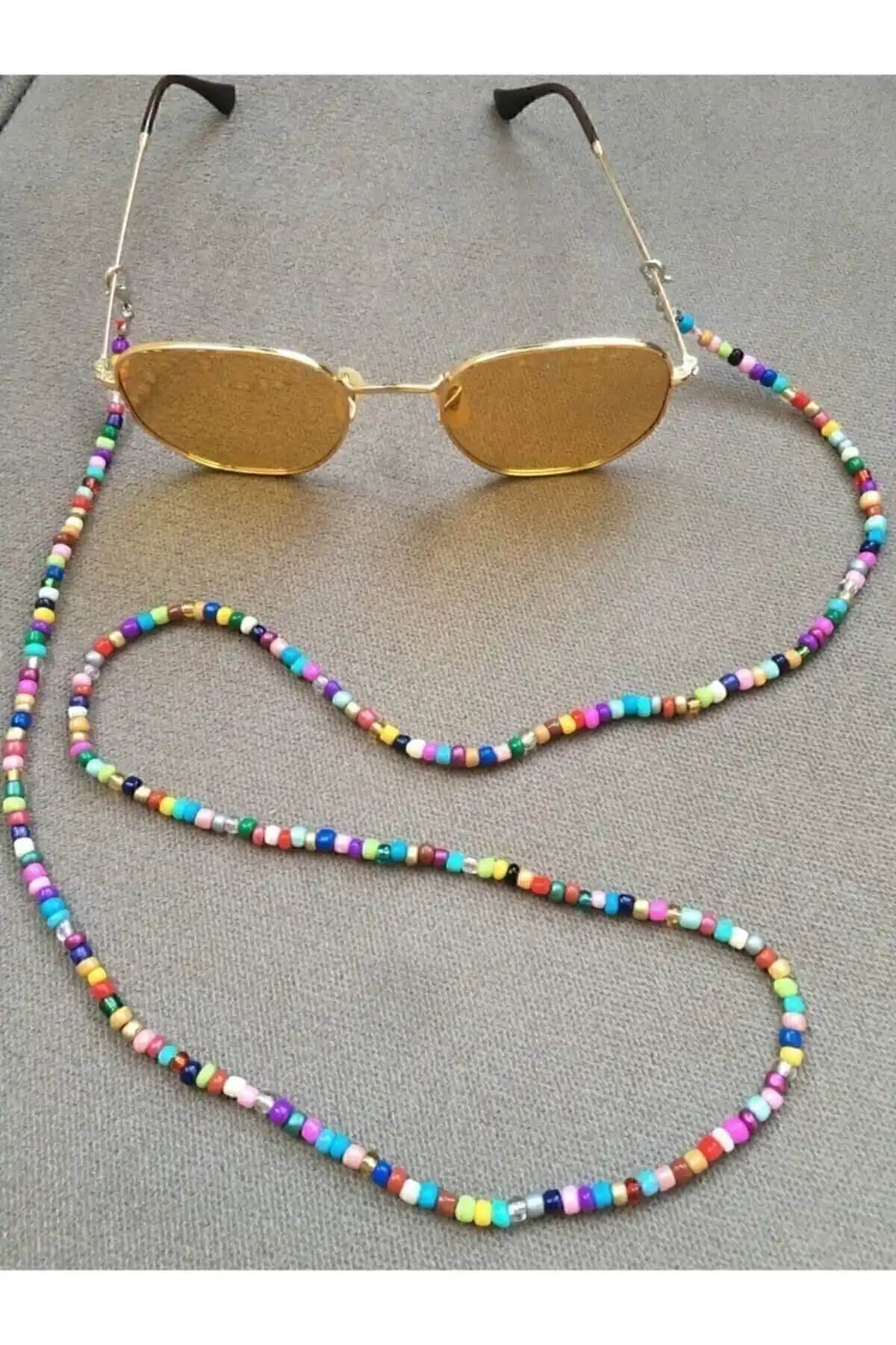 Renkli Kum Boncuk Gözlük Zinciri ve Maske Askısı Karşılaştırması