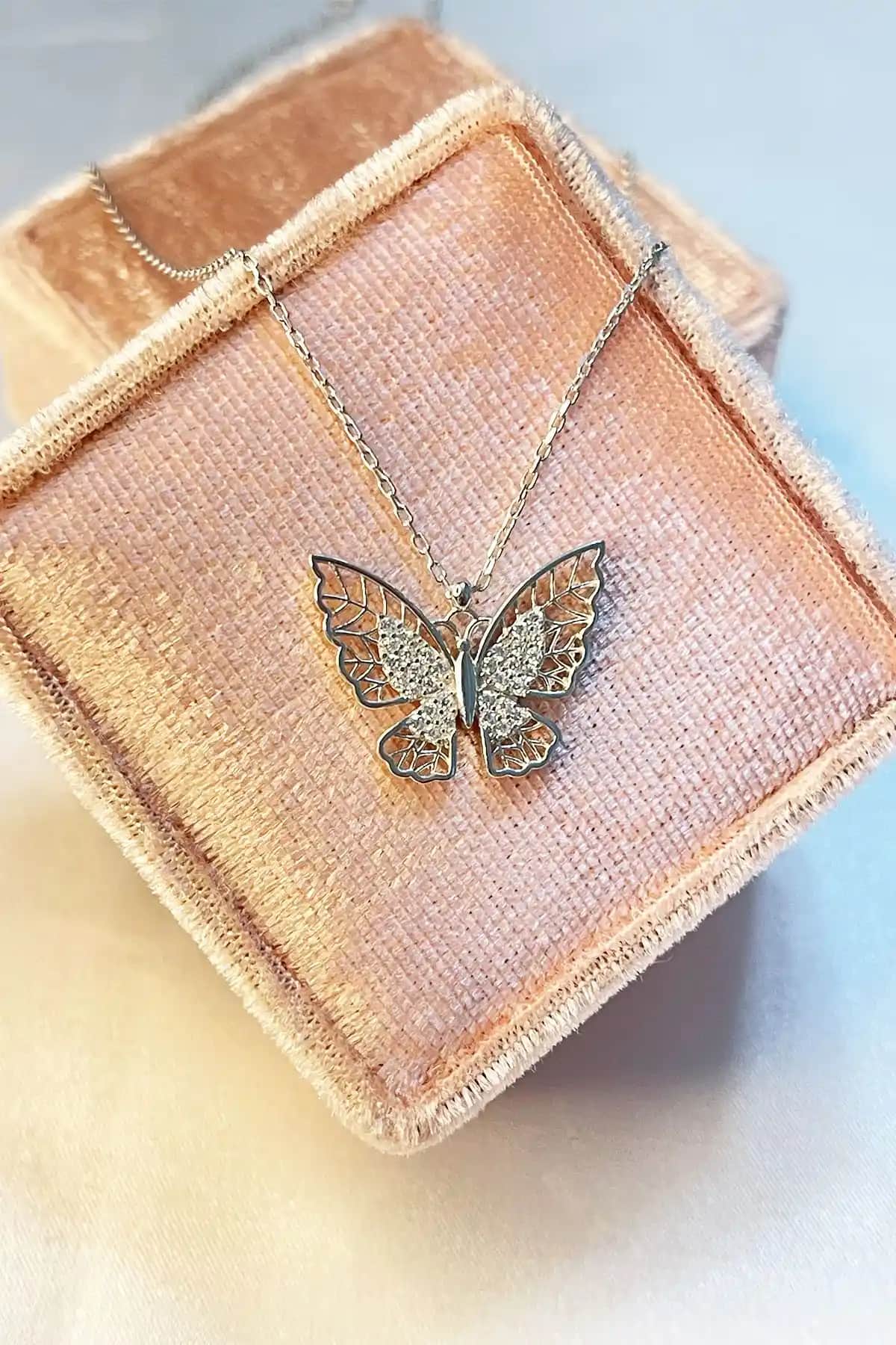 Rossalia Kadın Telkari Kelebek Kolye Gümüş Zarif Tasarım ve Uzun Ömürlü Kullanım