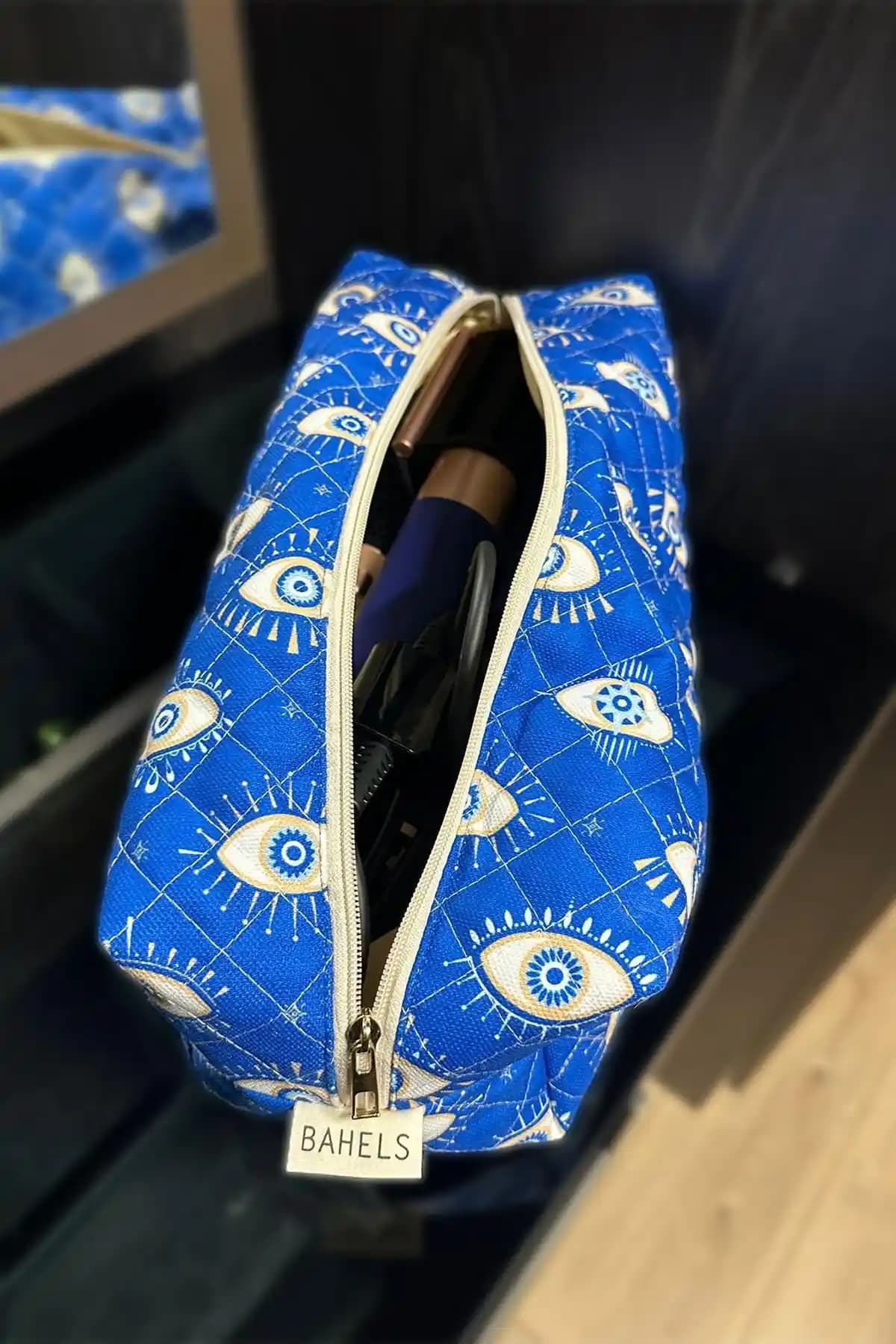 Saç Şekillendirme Çantaları Karşılaştırması: BAHELS ve Batekso Modellerinin Özellikleri