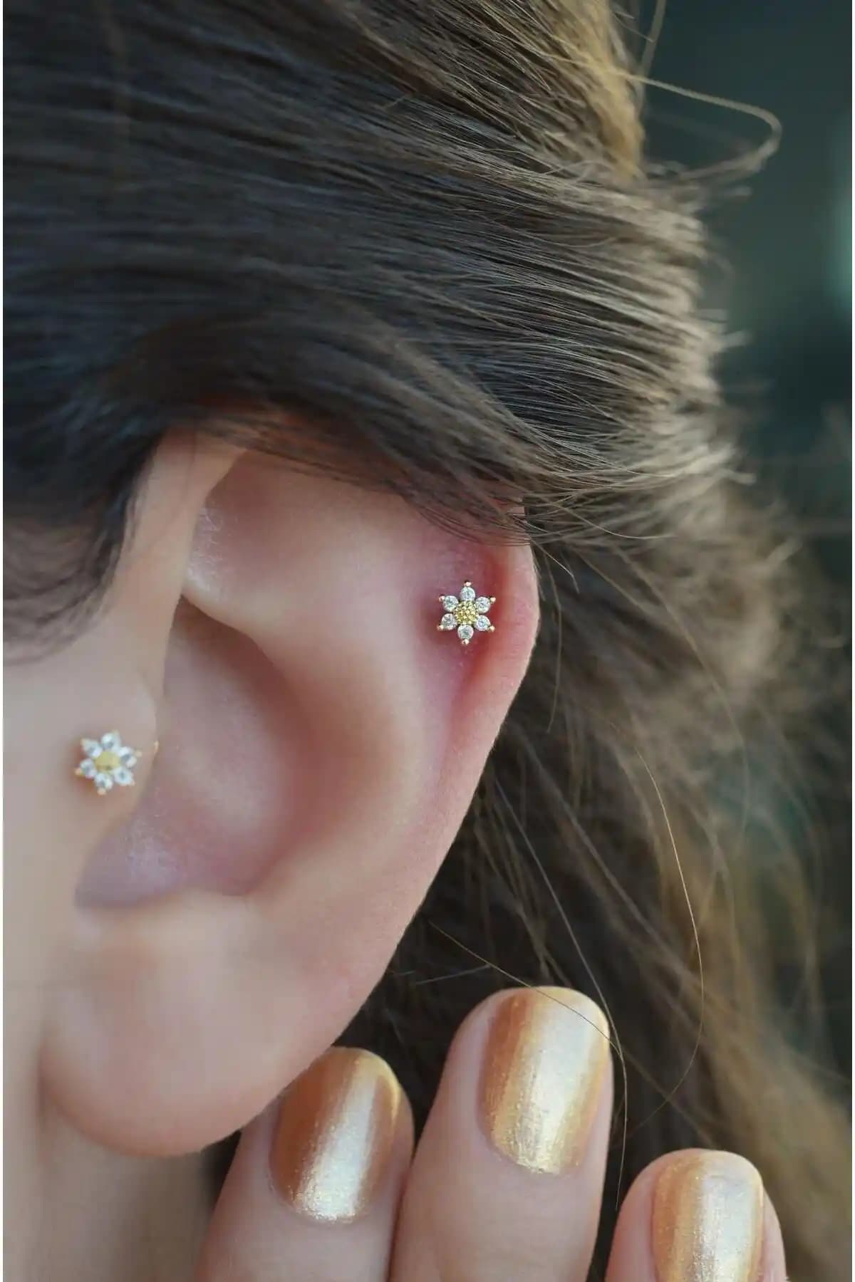 Sacce Scarves & Accessories Mini Çiçek Tragus ve Helix Piercingleri Ürün Tanıtımı ve Özellikleri