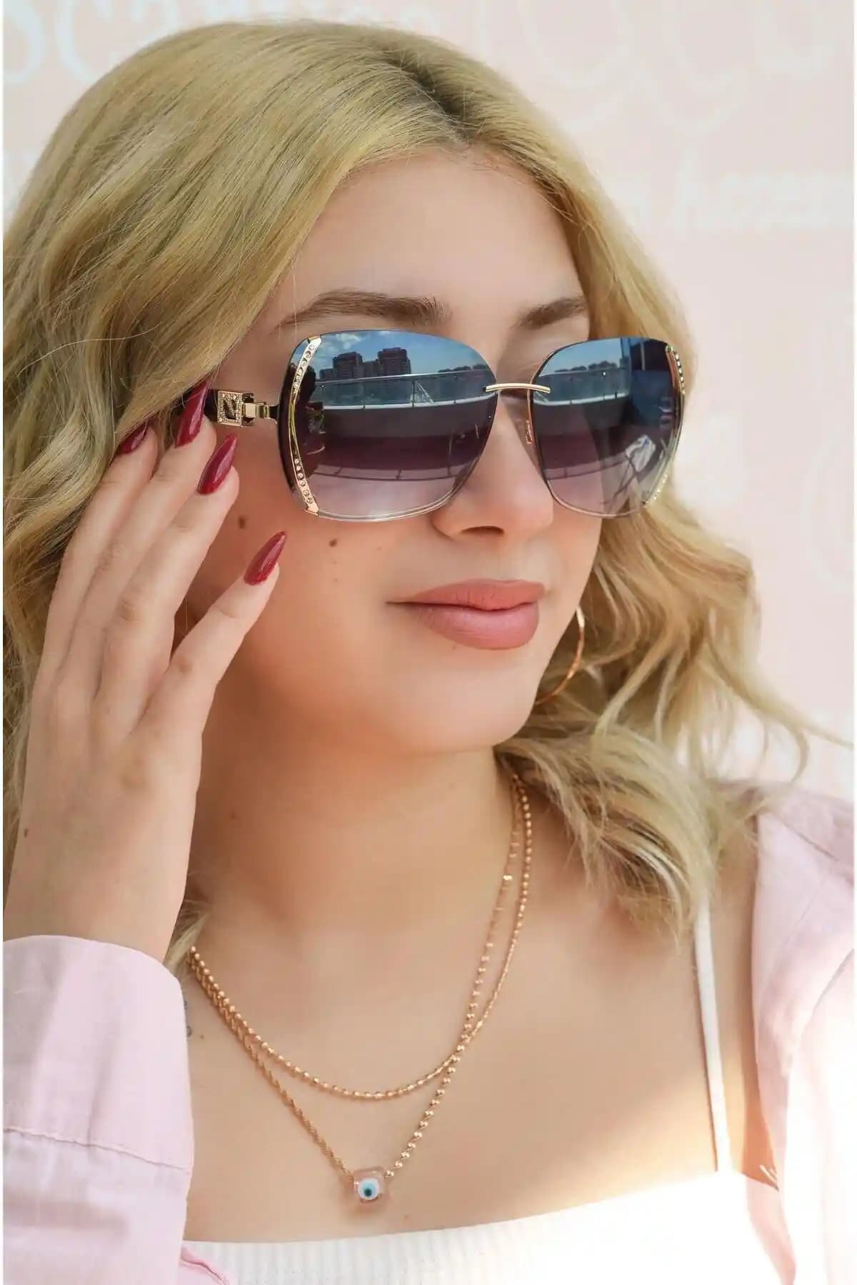 Sacce Scarves&Accessories ve Zzla 2li Kare Kristal Güneş Gözlüğü Karşılaştırması