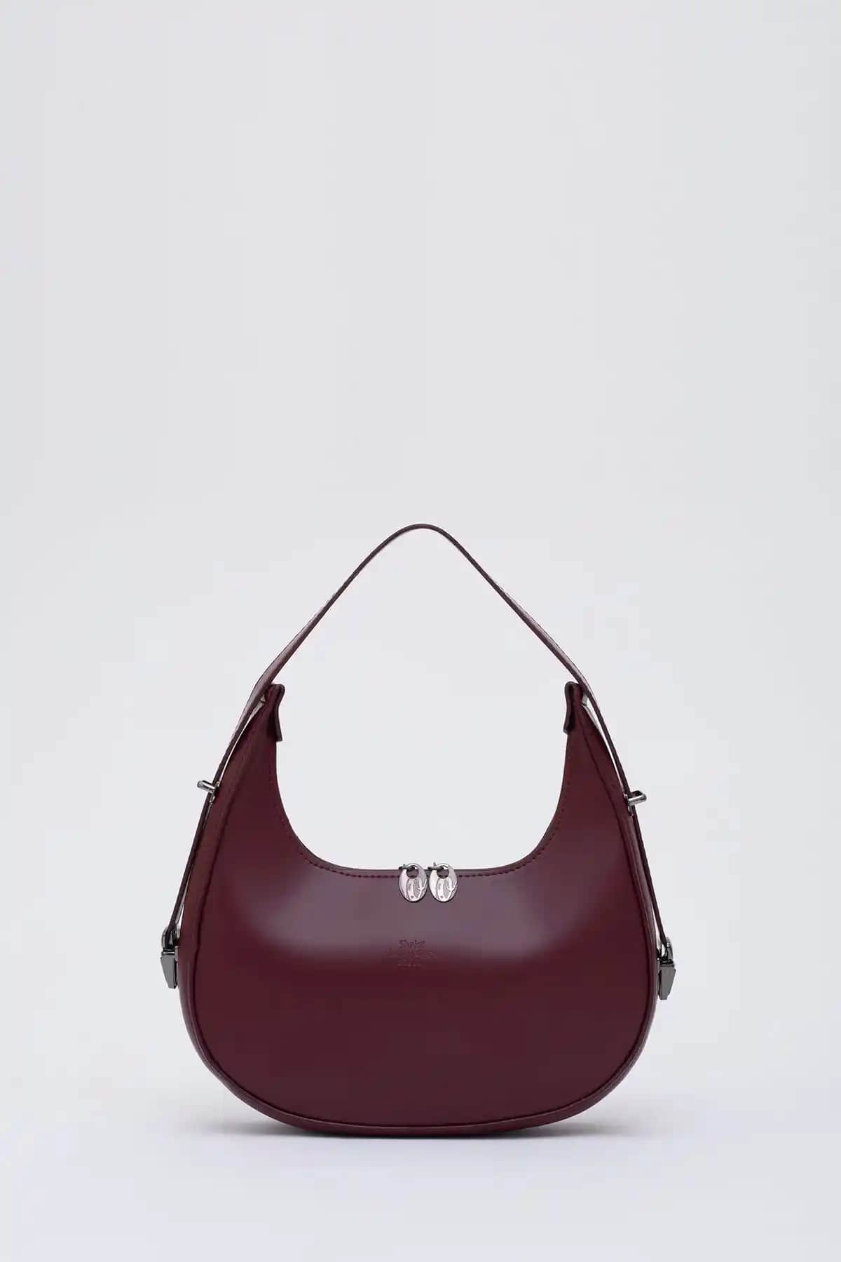 Shaka Bordo Shk110: Şıklık ve Fonksiyonelliği Bir Arada Sunan Günlük Çanta