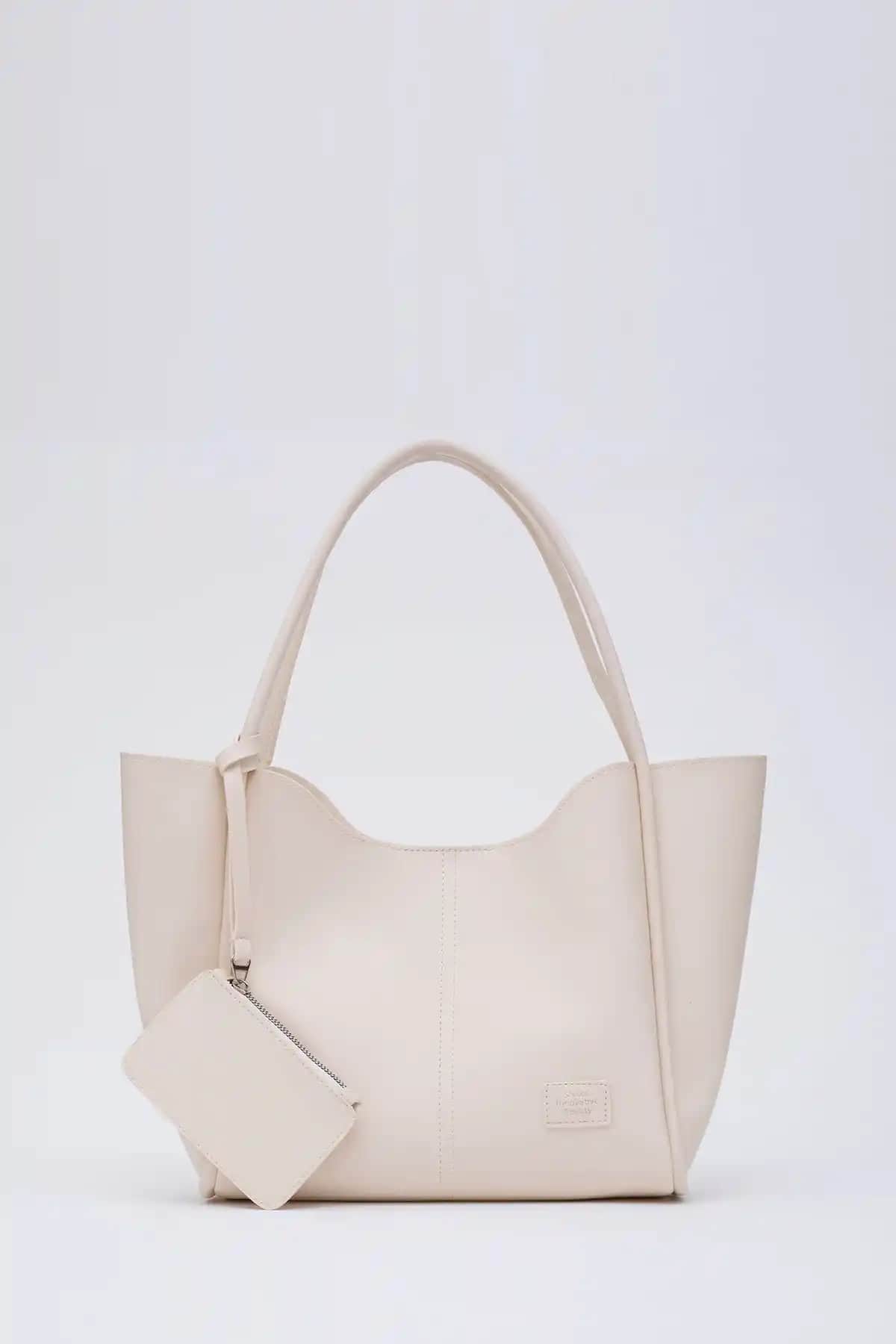 Shaka Krem SHK108 ve SHK79 Çanta Modellerinin Detaylı Karşılaştırması