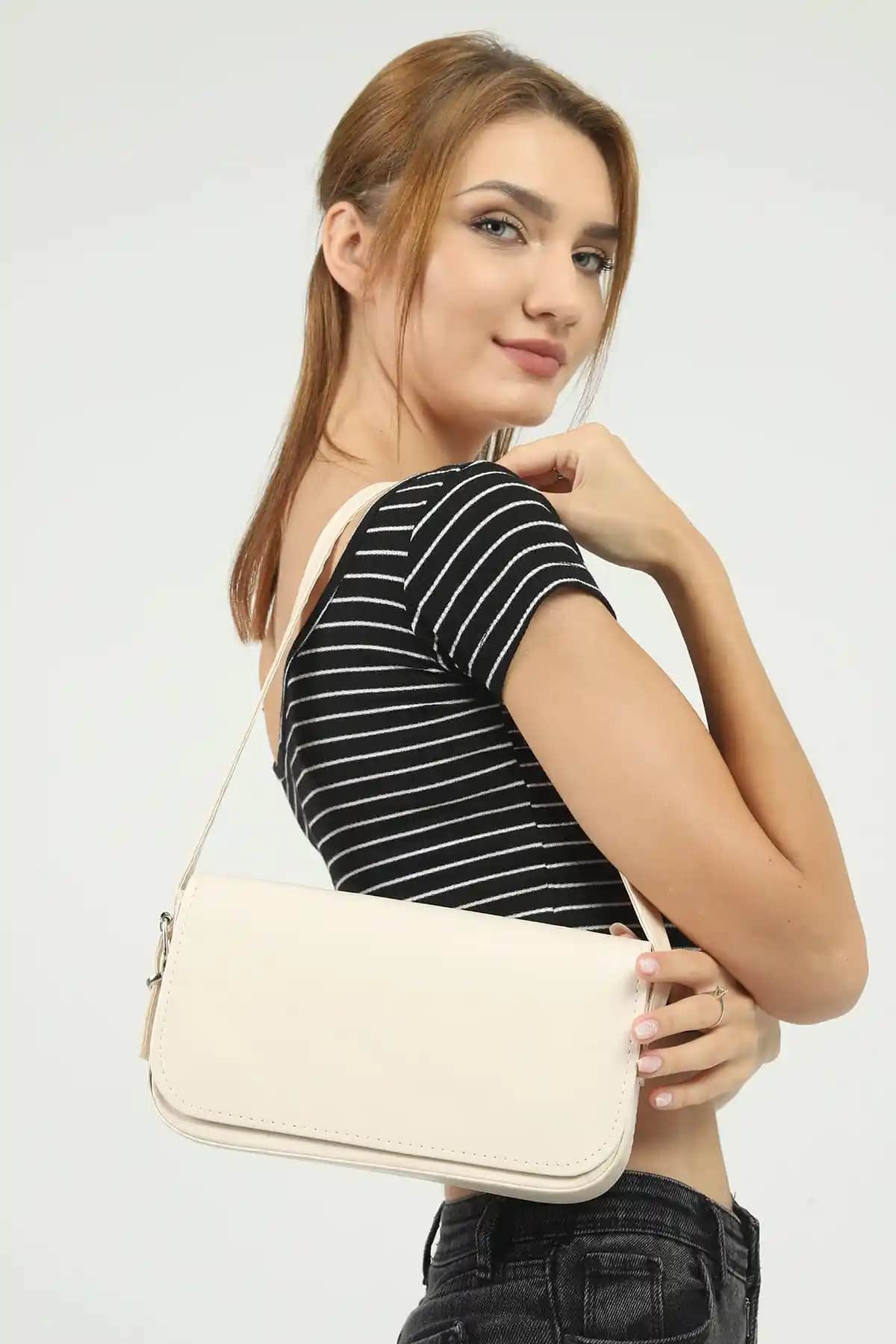 Shaka Krem Shk183 ve U16 Çantaları Karşılaştırması Günlük ve Spor Kullanımına Uygun