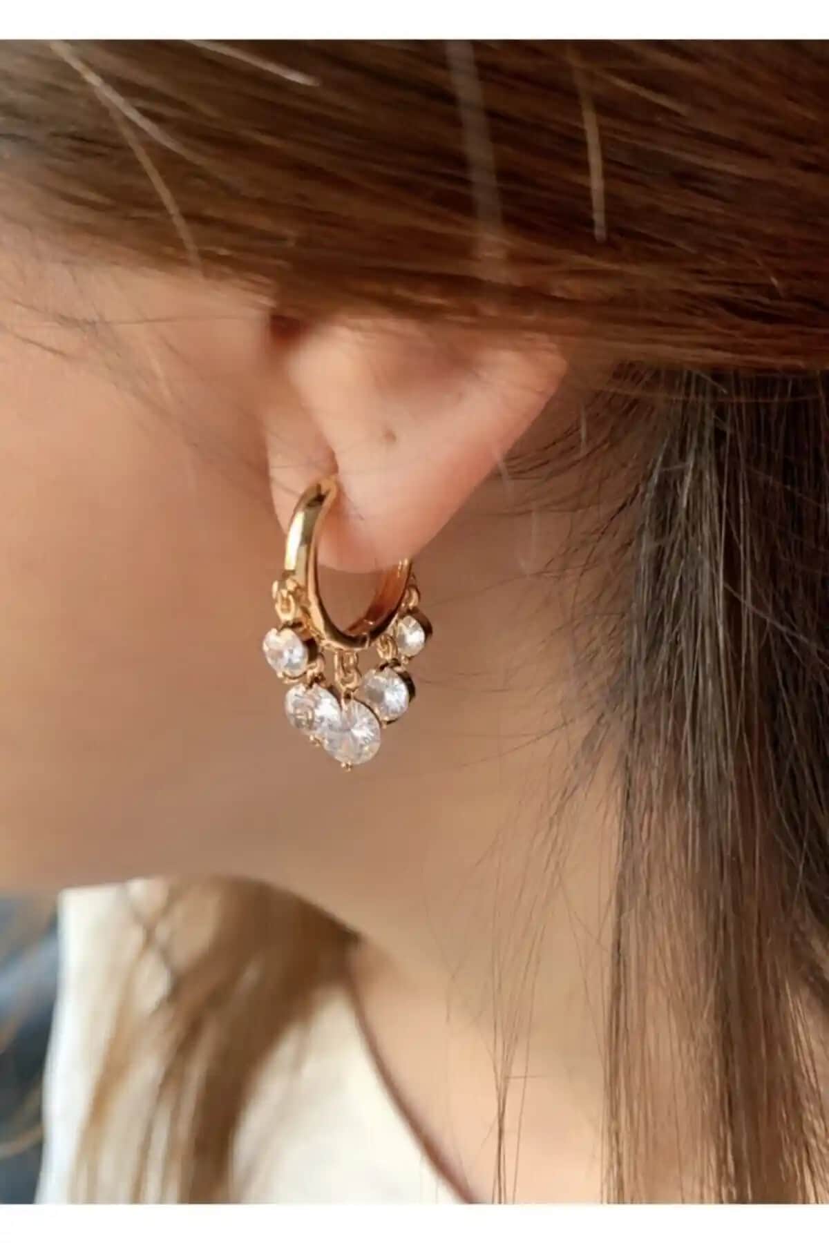 SİSTORİZE Çelik Zirkon Taşlı Shakira Model Küpe Altın Kaplama Zarif Tasarım