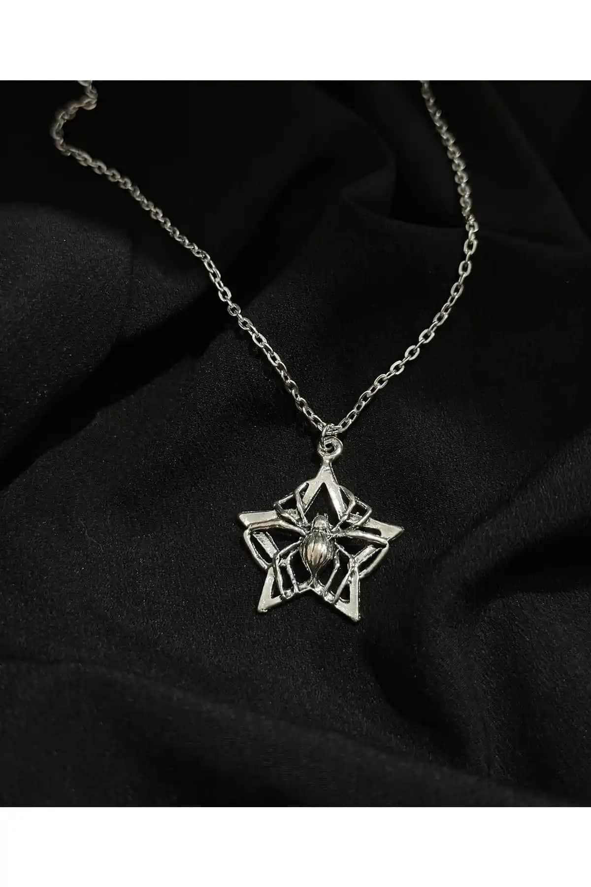 Sleyshop Yıldız Örümcek Kolye Modern ve Zarif Tasarımıyla Günlük ve Özel Kullanım İçin Uygun