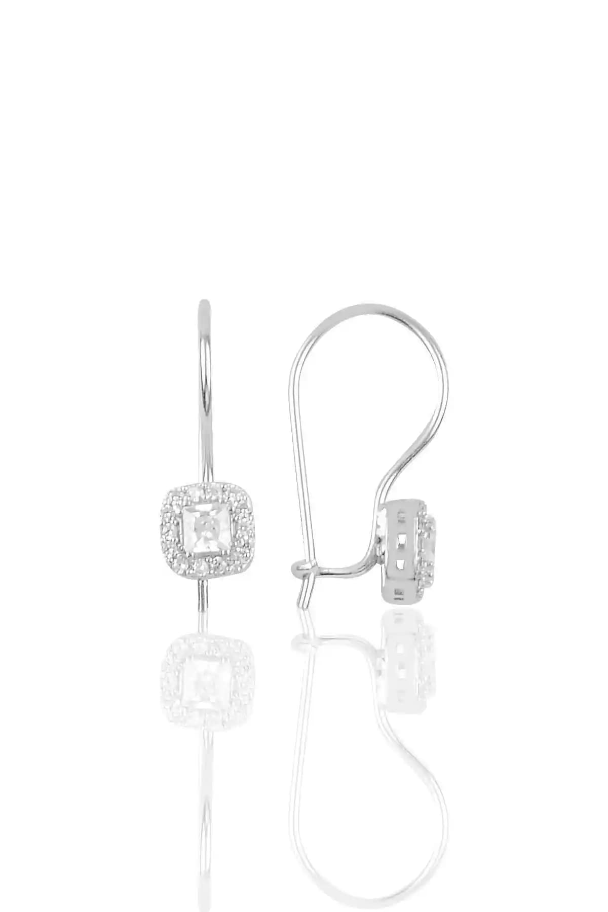 Söğütlü Silver Gümsü Rodyumlu Zirkon Taşlı Kare Küpe Modern ve Zarif Tasarım