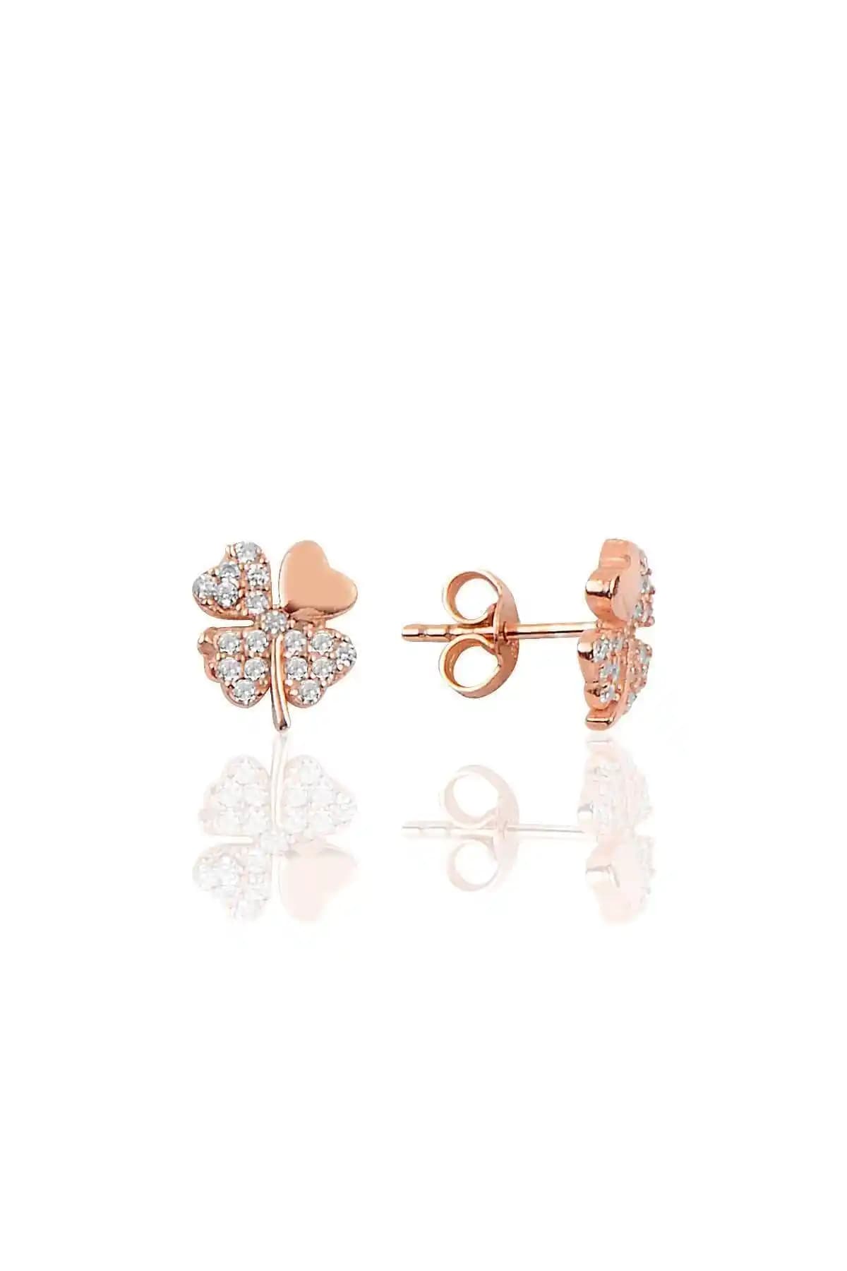 Söğütlü Silver Gümüş Zircon Taşlı Yonca Modeli Küpe Günlük ve Şık Kullanım İçin