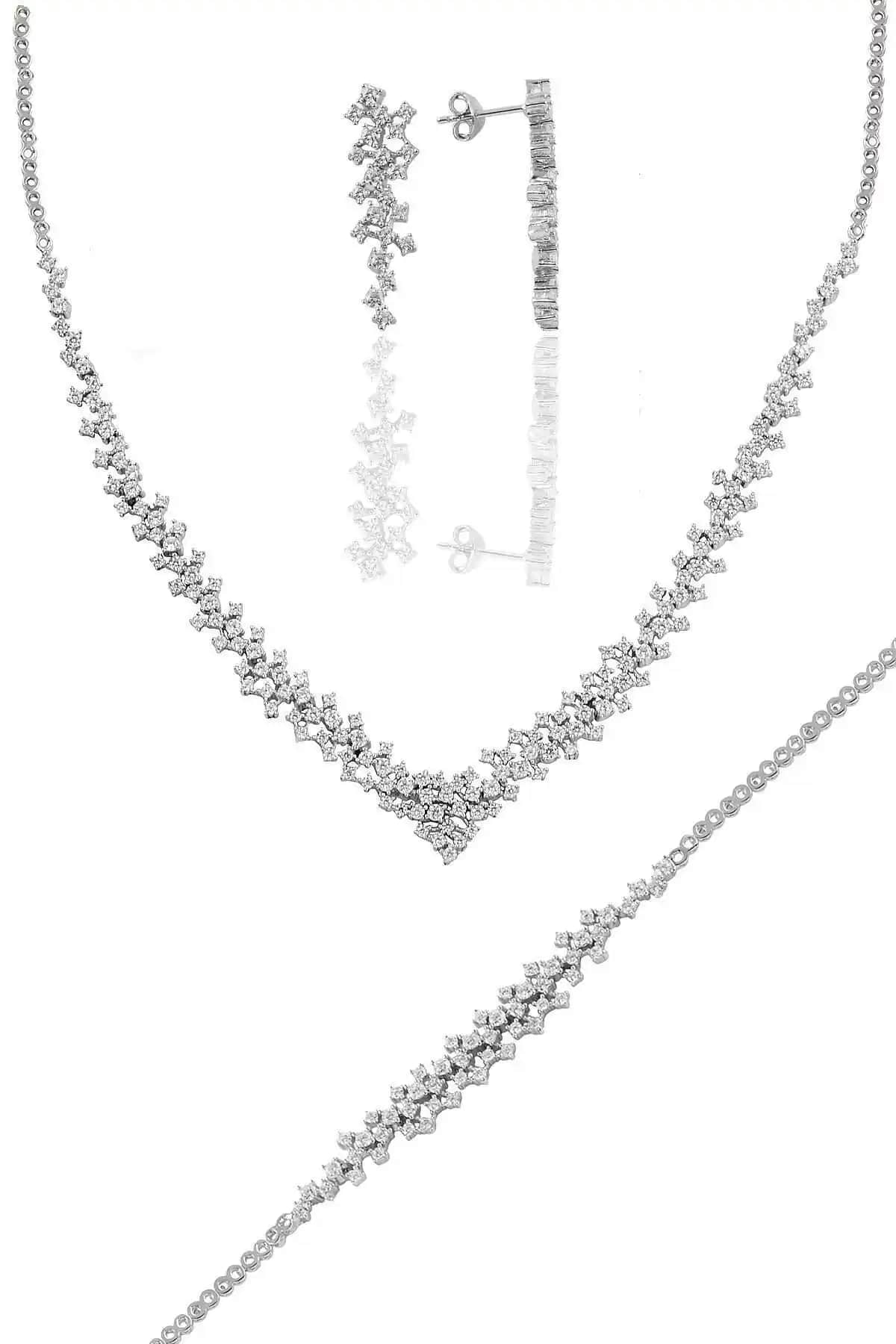 Söğütlü Silver Rodyumlu Gümüş Takım Modern ve Zarif Tasarım Özellikleri