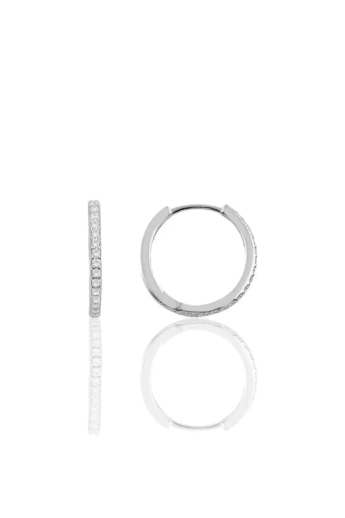 Söğütlü Silver Rodyumlu Zirkon Taşlı Tamtur Küpe Şıklık ve Dayanıklılığı Bir Arada Sunar