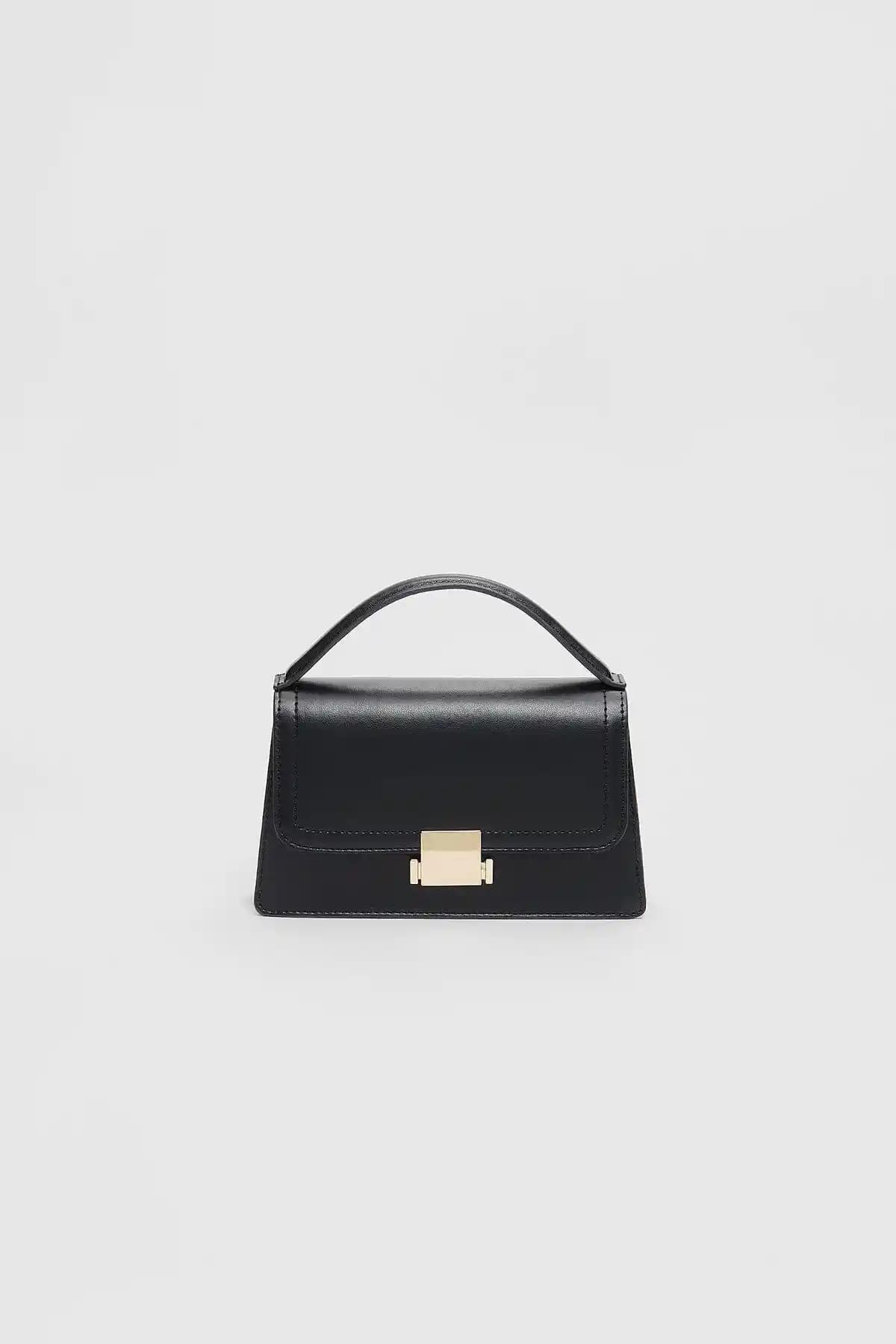 Stradivarius Çift Tutma Saplı ve Tokalı Çanta Karşılaştırması: Özellikler ve Kullanıcı Yorumları