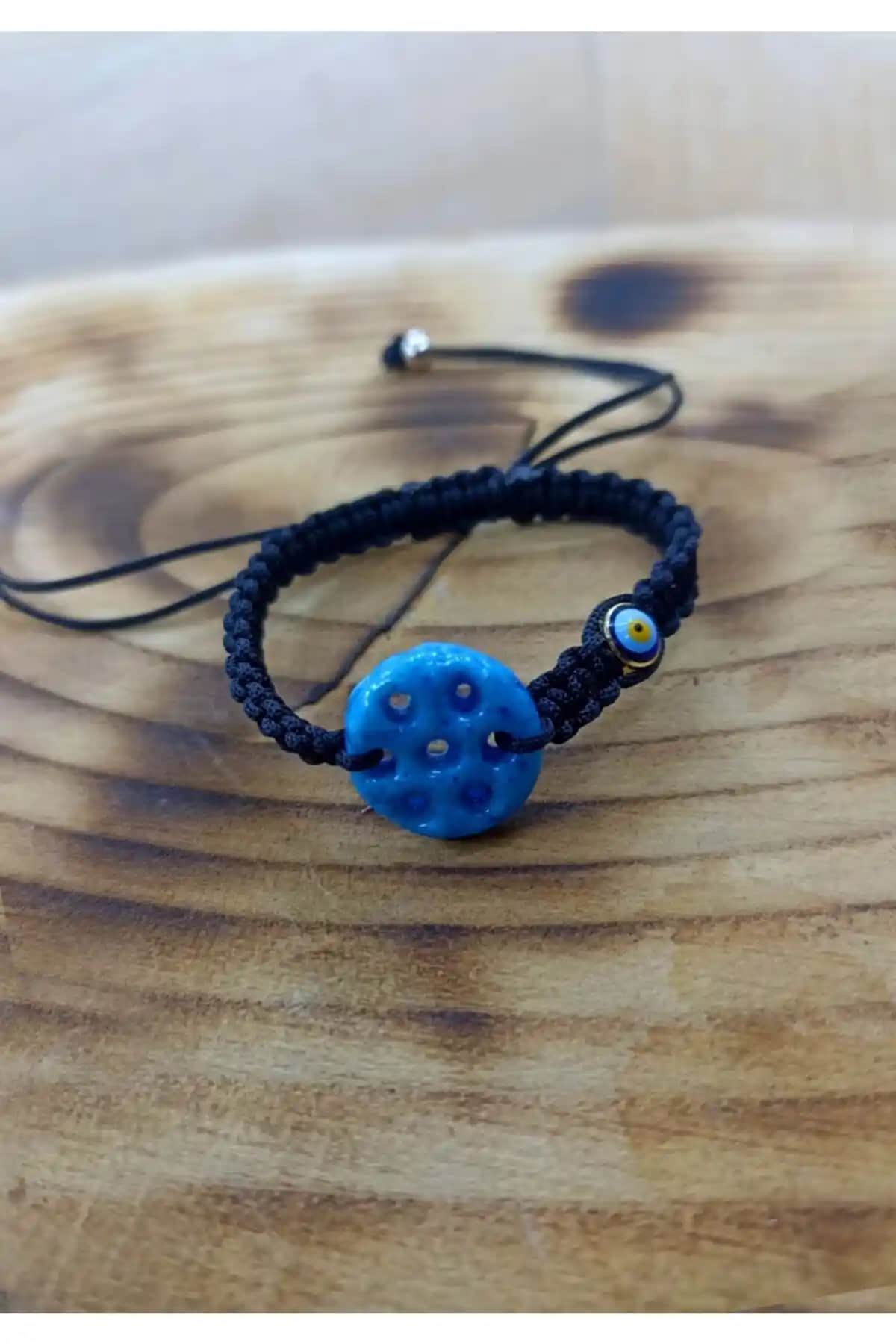 Süryani Yedi Gözlü Nazar Boncuklu Ayarlamalı Bileklik: Geleneksel ve Modern Tasarım