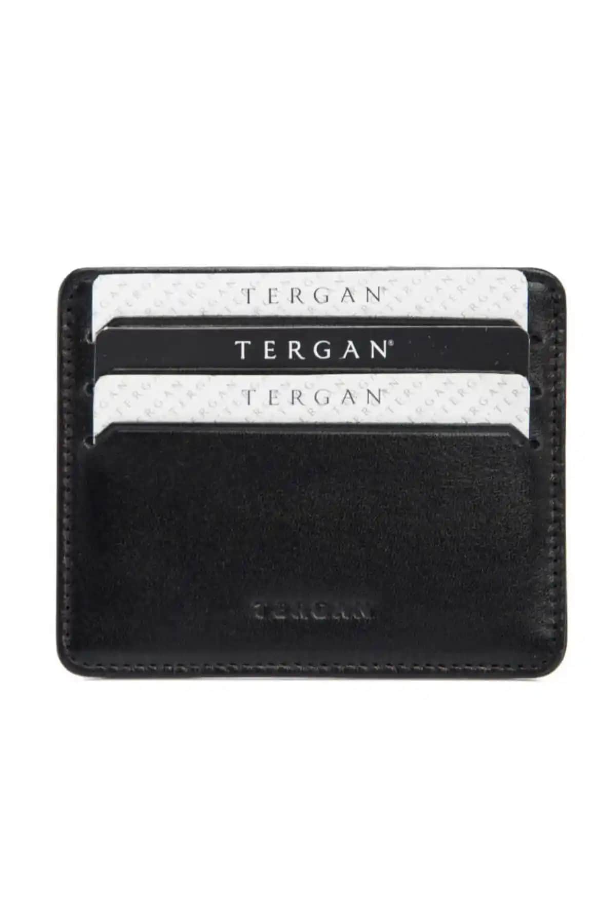 Tergan Siyah Deri Unisex Kredi Kartlık: Şıklık ve Fonksiyonelliğin Buluşması
