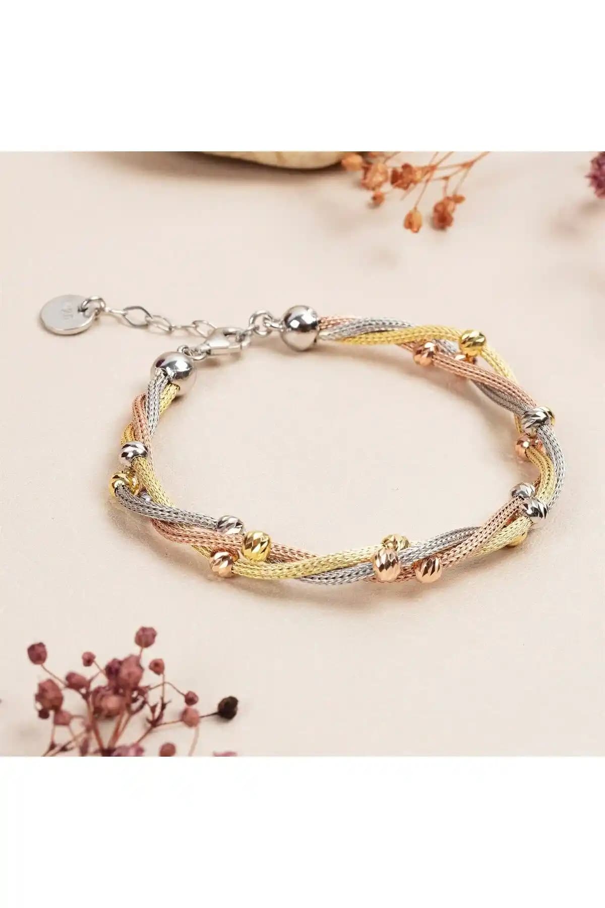 Yantra Silver Üçlü Burma Toplu Gümüş Dorika Bileklik Şık ve Dayanıklı Kadın Aksesuarı