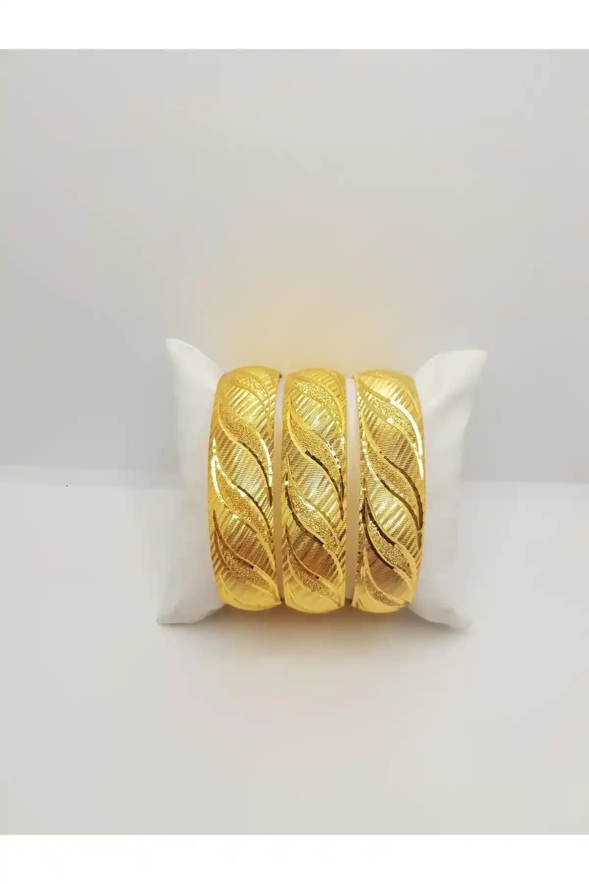 Yılmaz Gold 24 Ayar Altın Kaplama Modern Bilezik: Şıklık ve Dayanıklılık Bir Arada