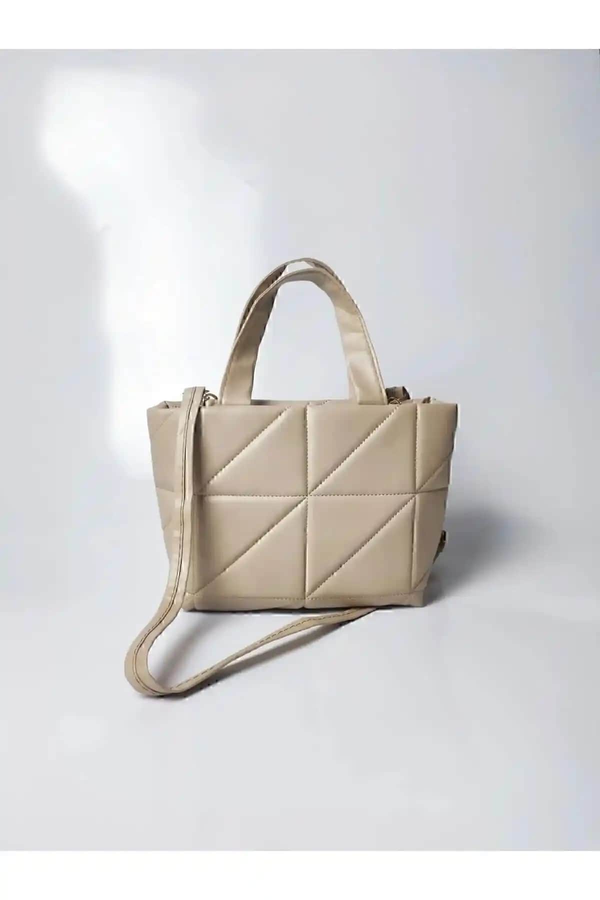 ZAWE FASHION Kadın Bej Fermuarlı Kapitone Deri Askılı Omuz ve El Çantası Özellikleri ve Kullanım İpuçları